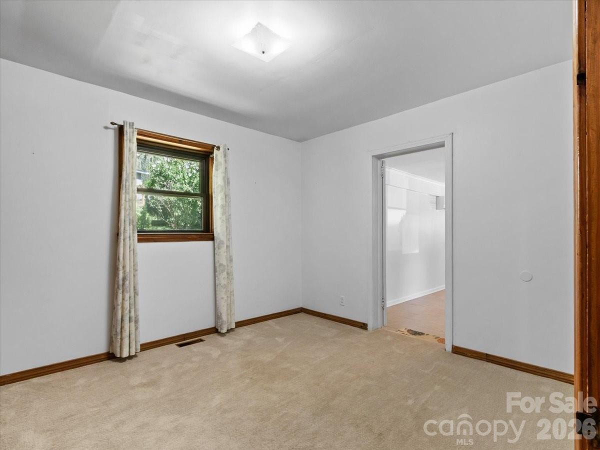 39 Hawthorne Lane Property Photo 28