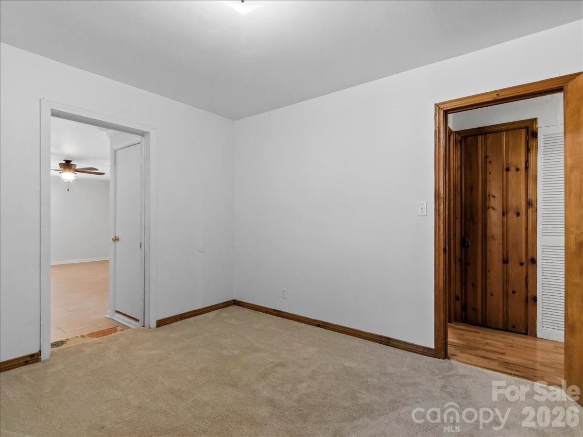 39 Hawthorne Lane Property Photo 30