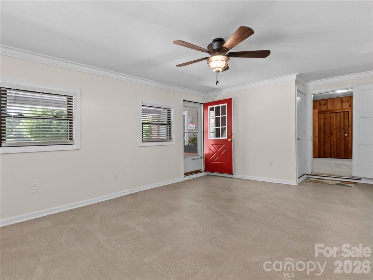 39 Hawthorne Lane Property Photo 35