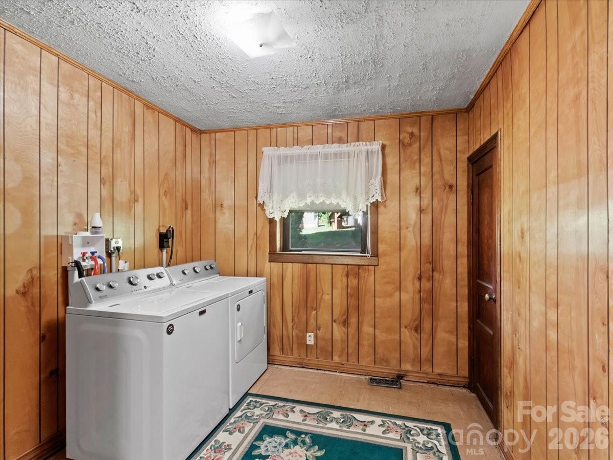 39 Hawthorne Lane Property Photo 37