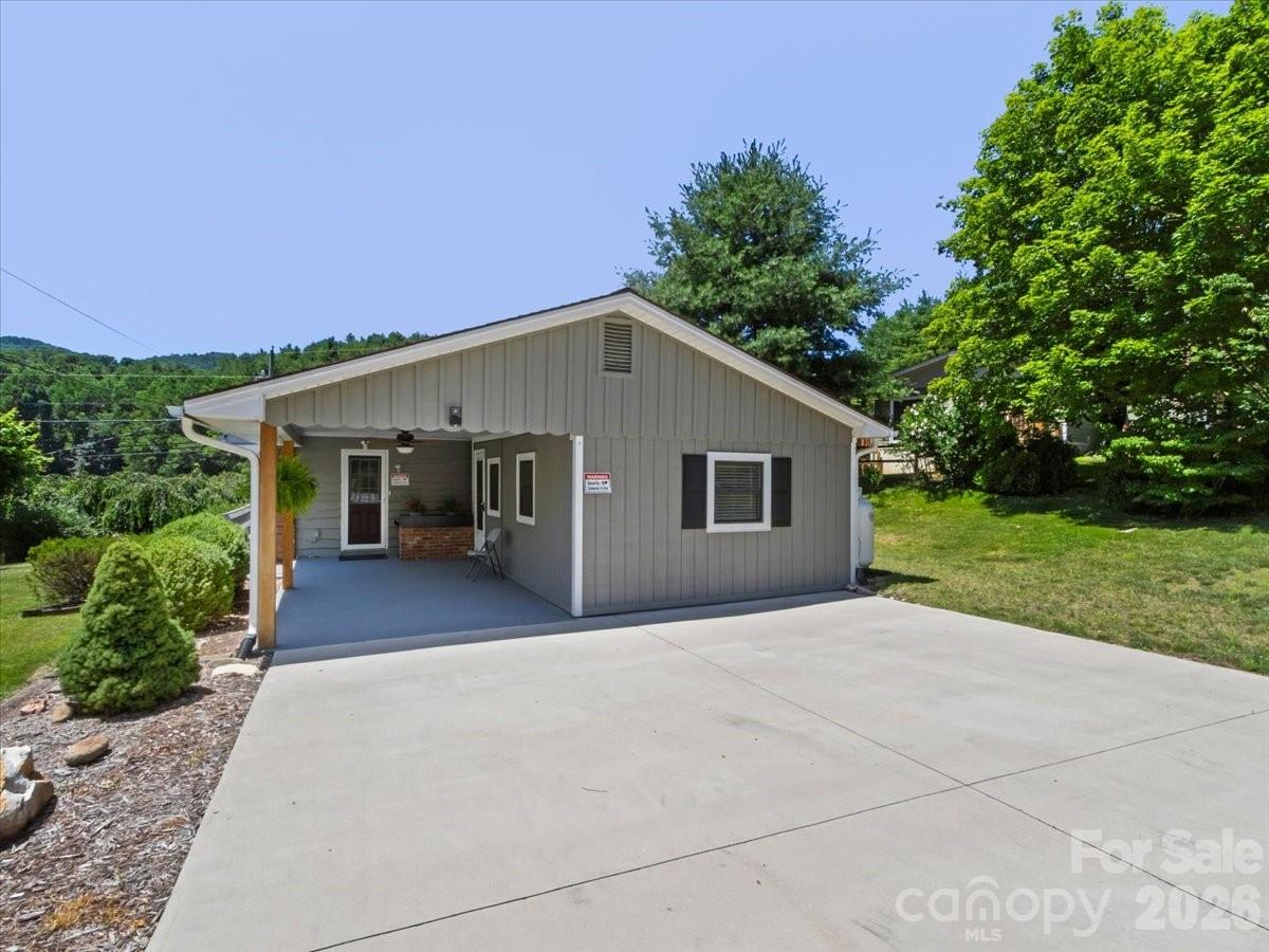 39 Hawthorne Lane Property Photo 40