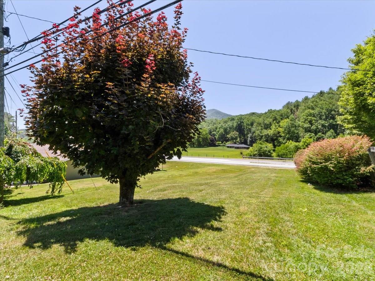39 Hawthorne Lane Property Photo 42