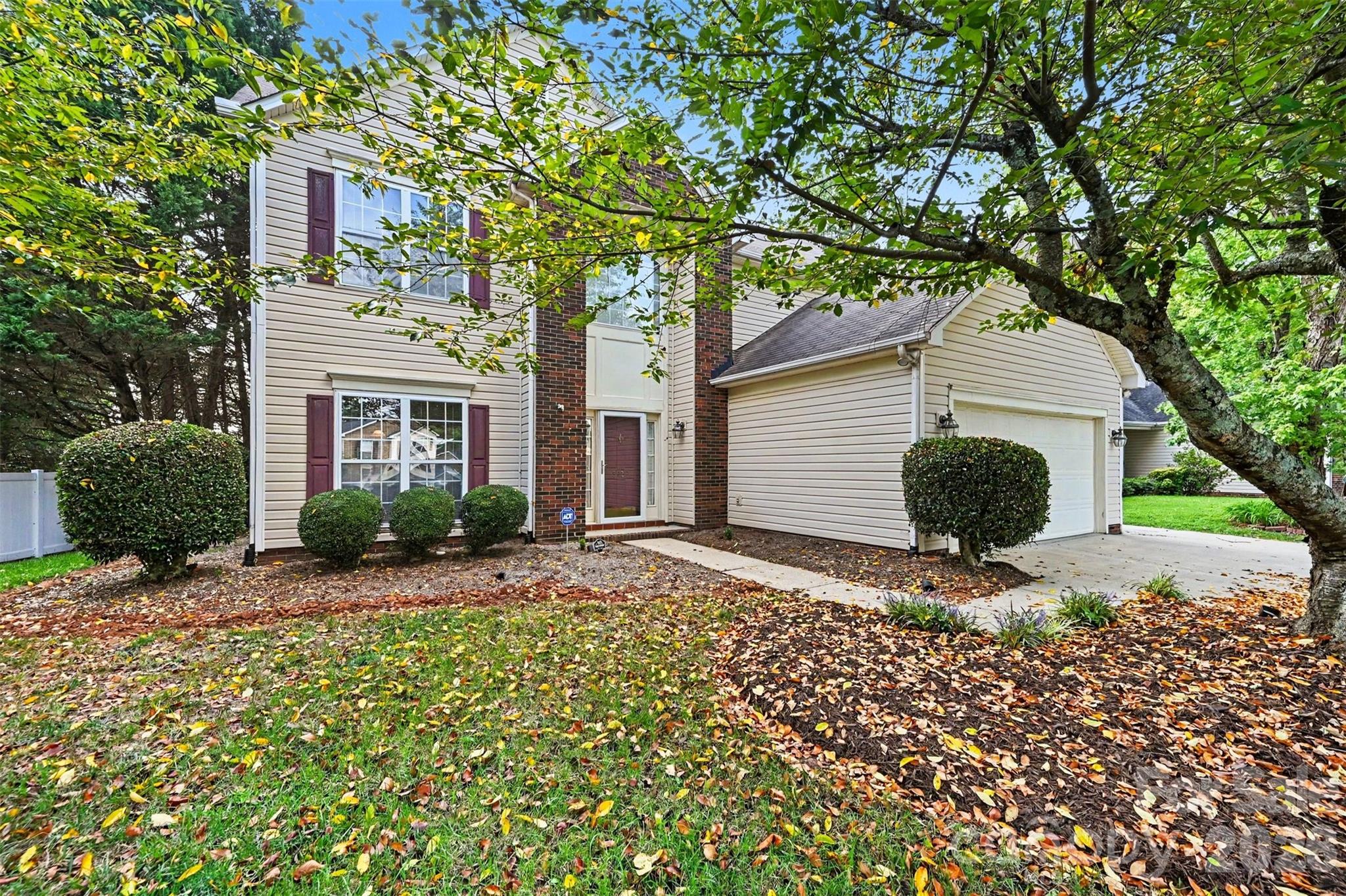 5839 Nw Brookstone Drive Property Photo 3