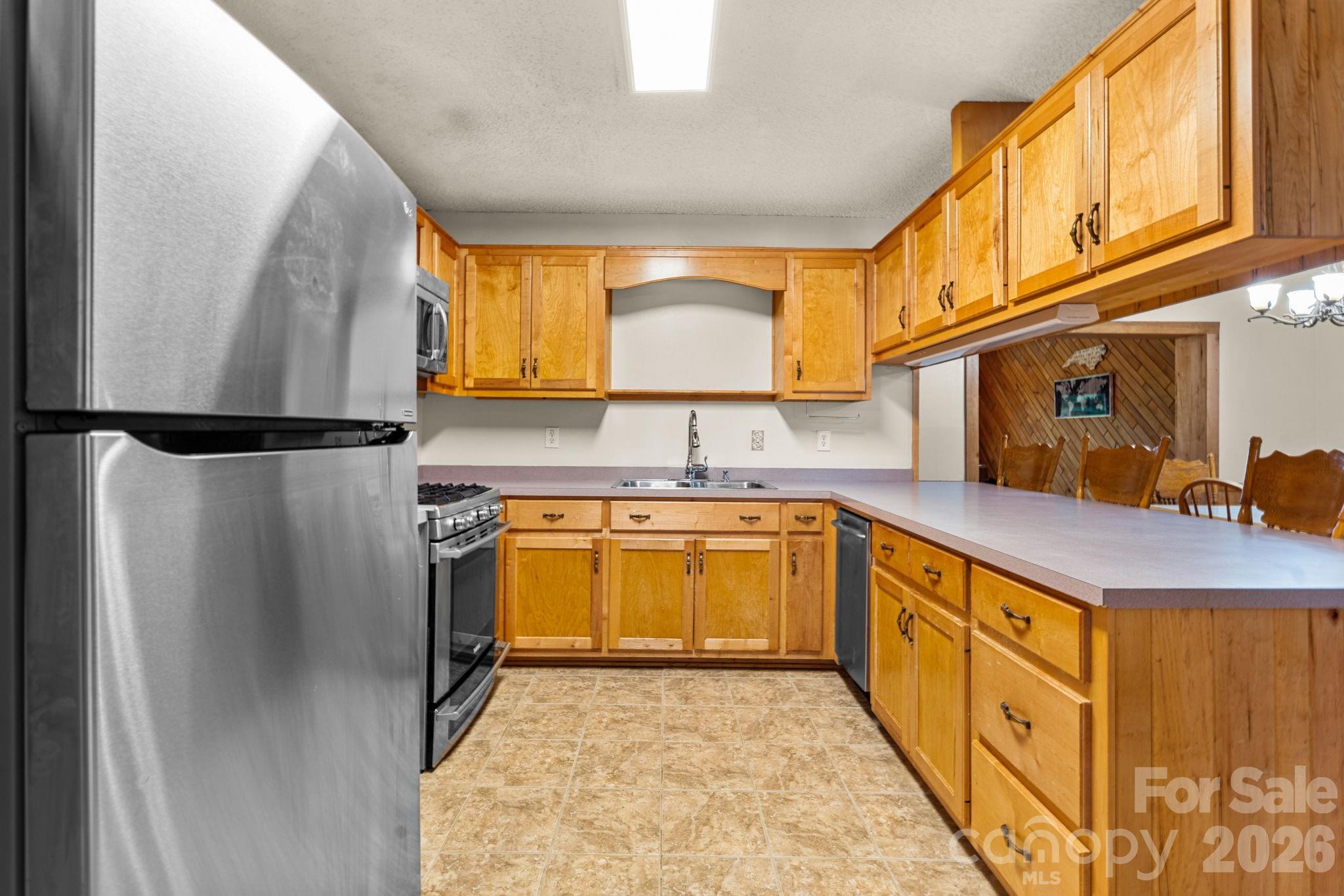 633 Wilson Lane Property Photo 10
