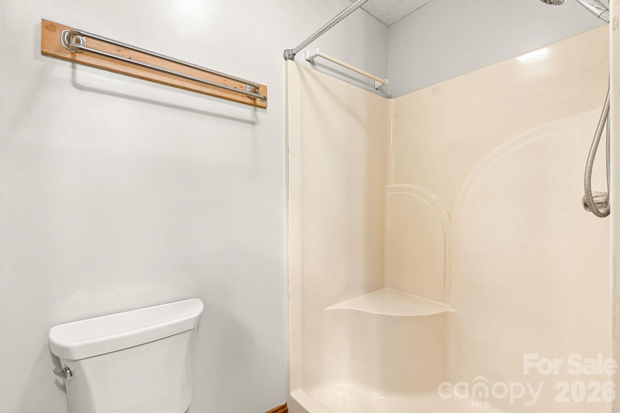 633 Wilson Lane Property Photo 17