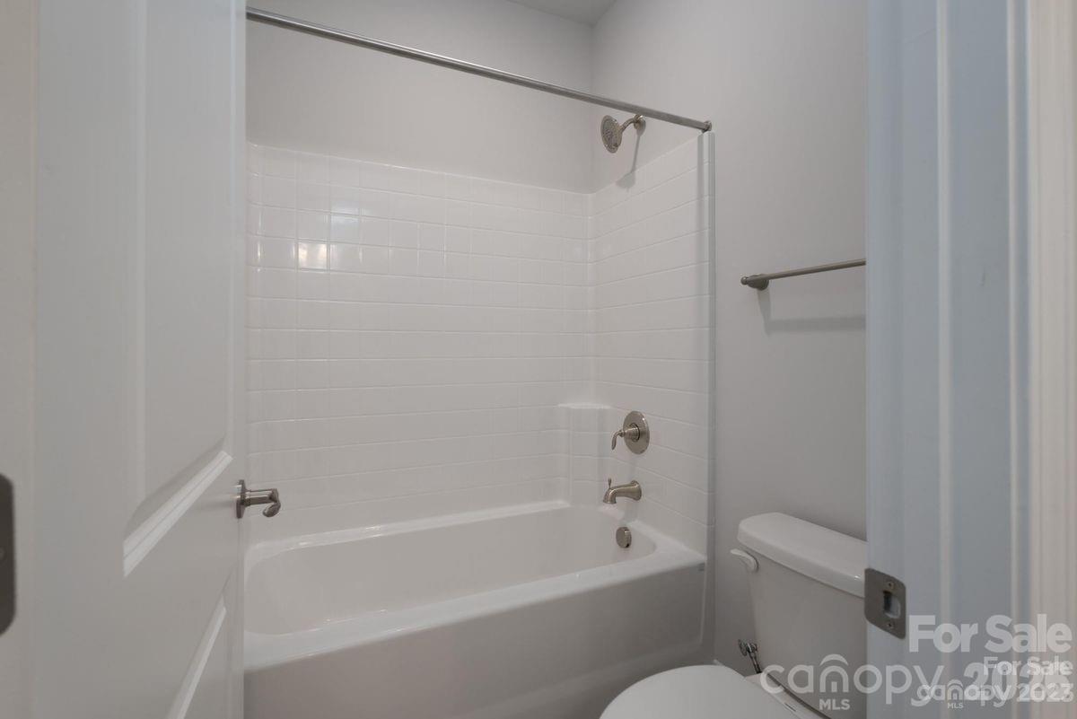 5032 Cardiff Court 63 Property Photo 9