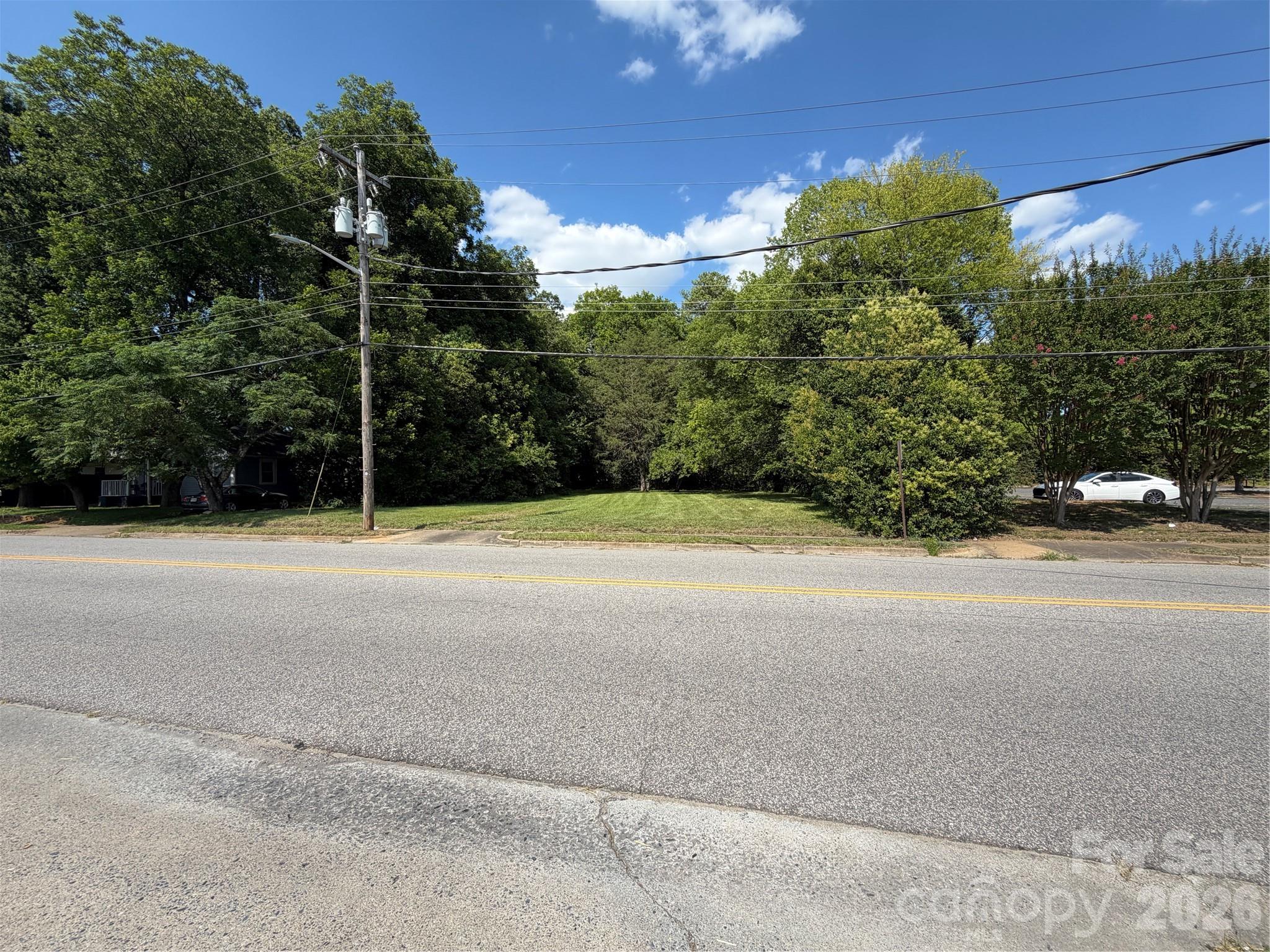 1042+1046 Camden Avenue Property Photo 1