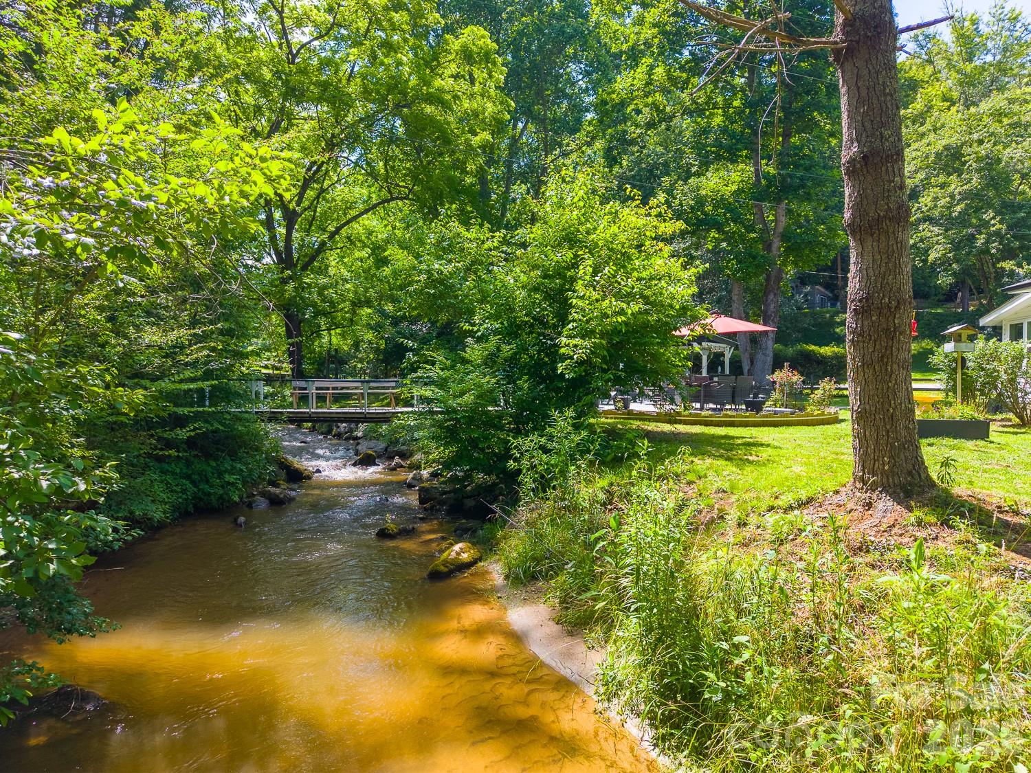 336 Greens Creek Road Property Photo 3
