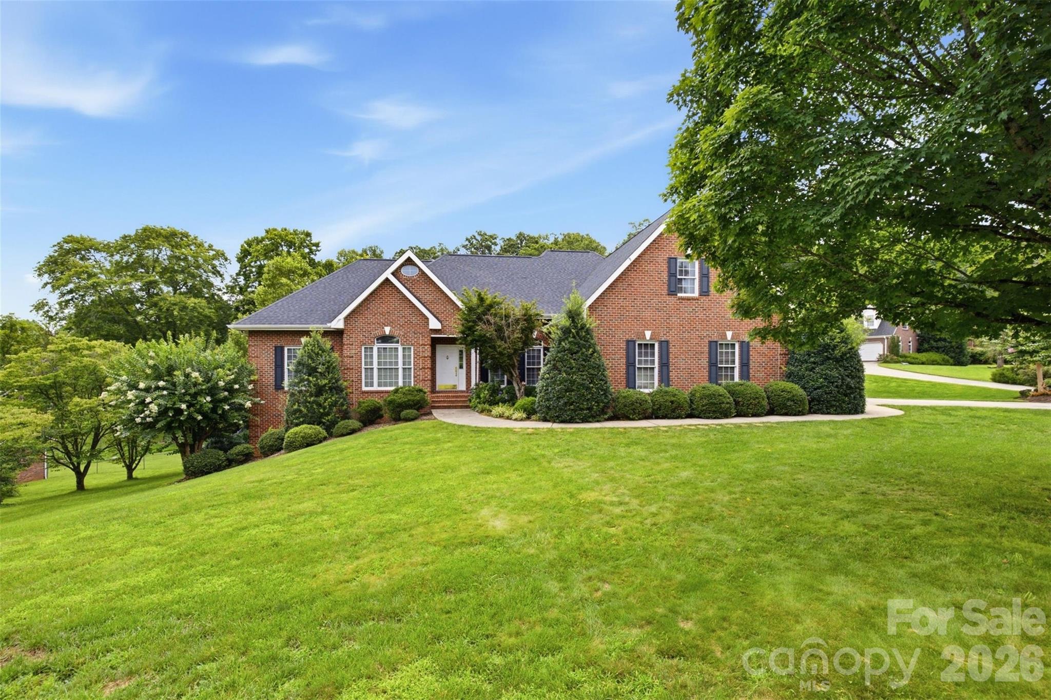 405 Woodridge Drive Property Photo 3