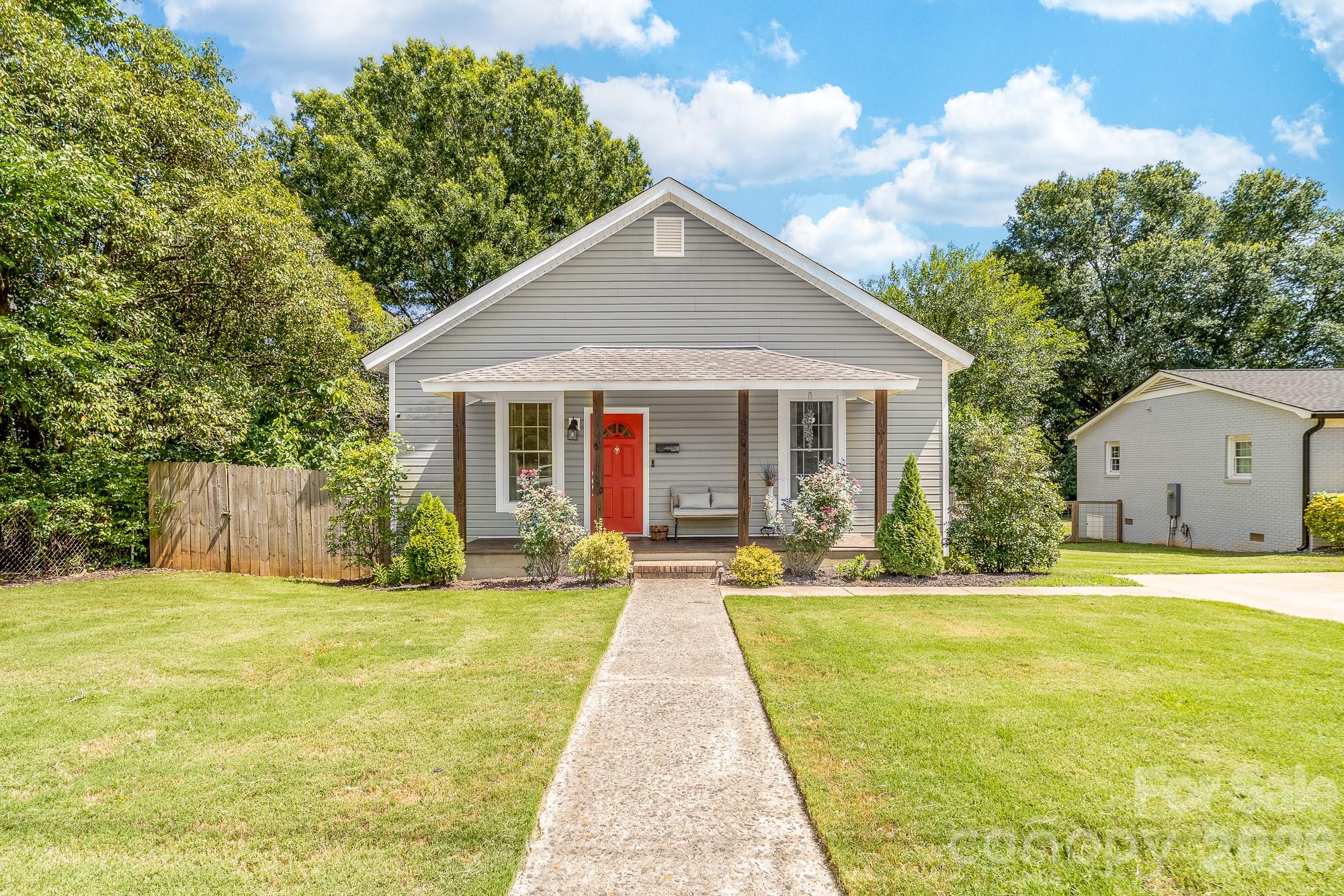 950 Lucas Street Property Photo 1