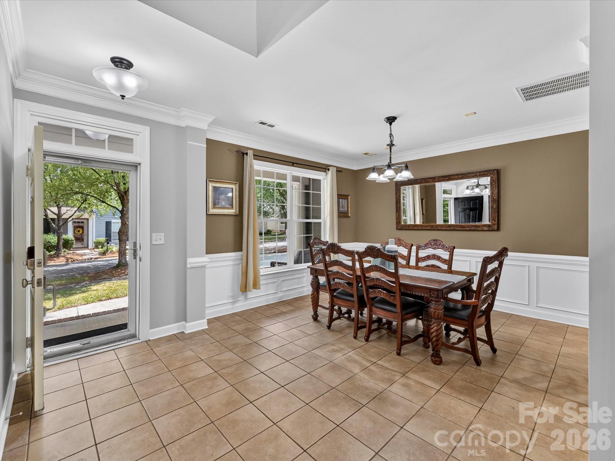 18625 The Commons Boulevard Property Photo 4