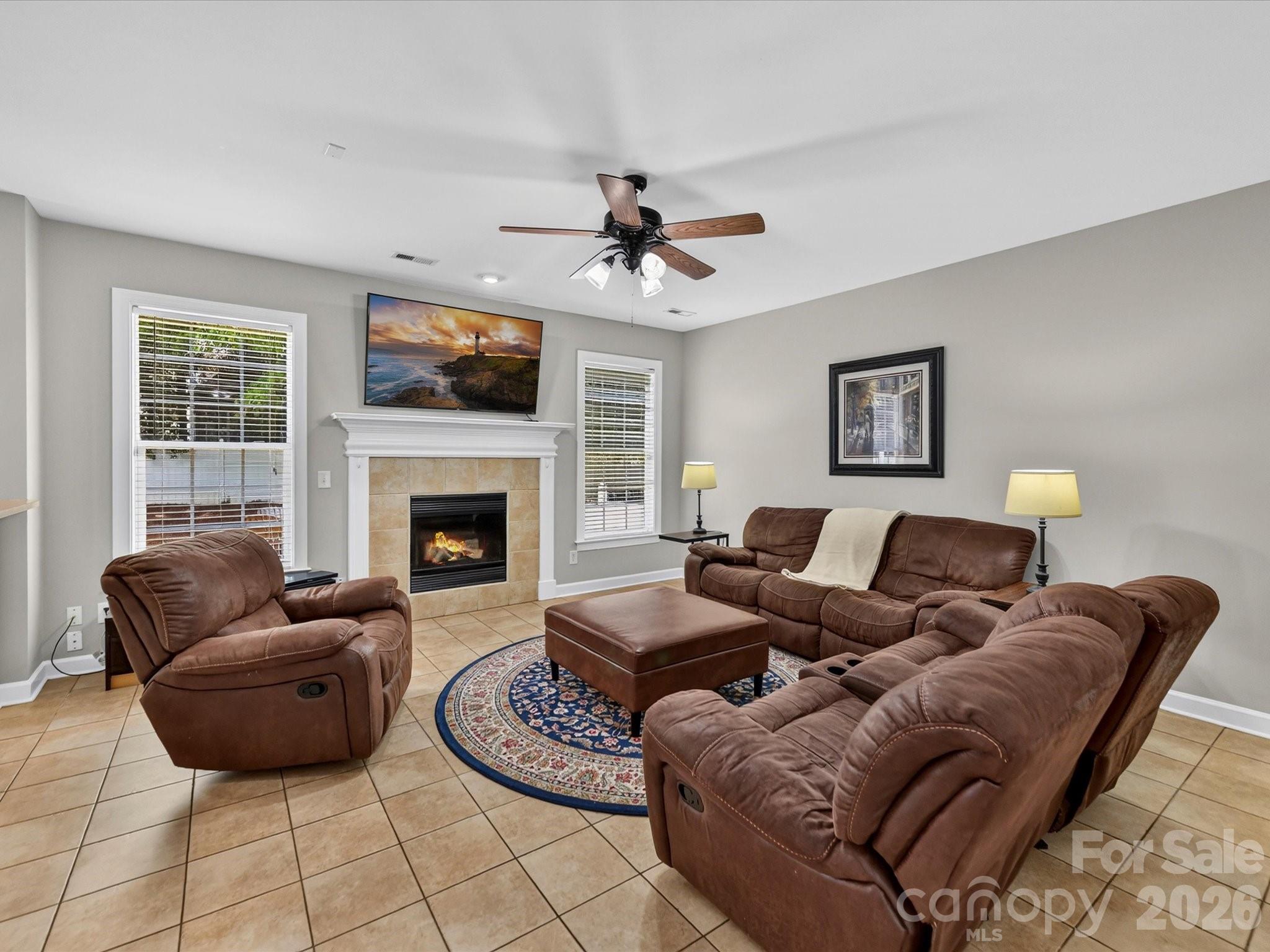 18625 The Commons Boulevard Property Photo 8