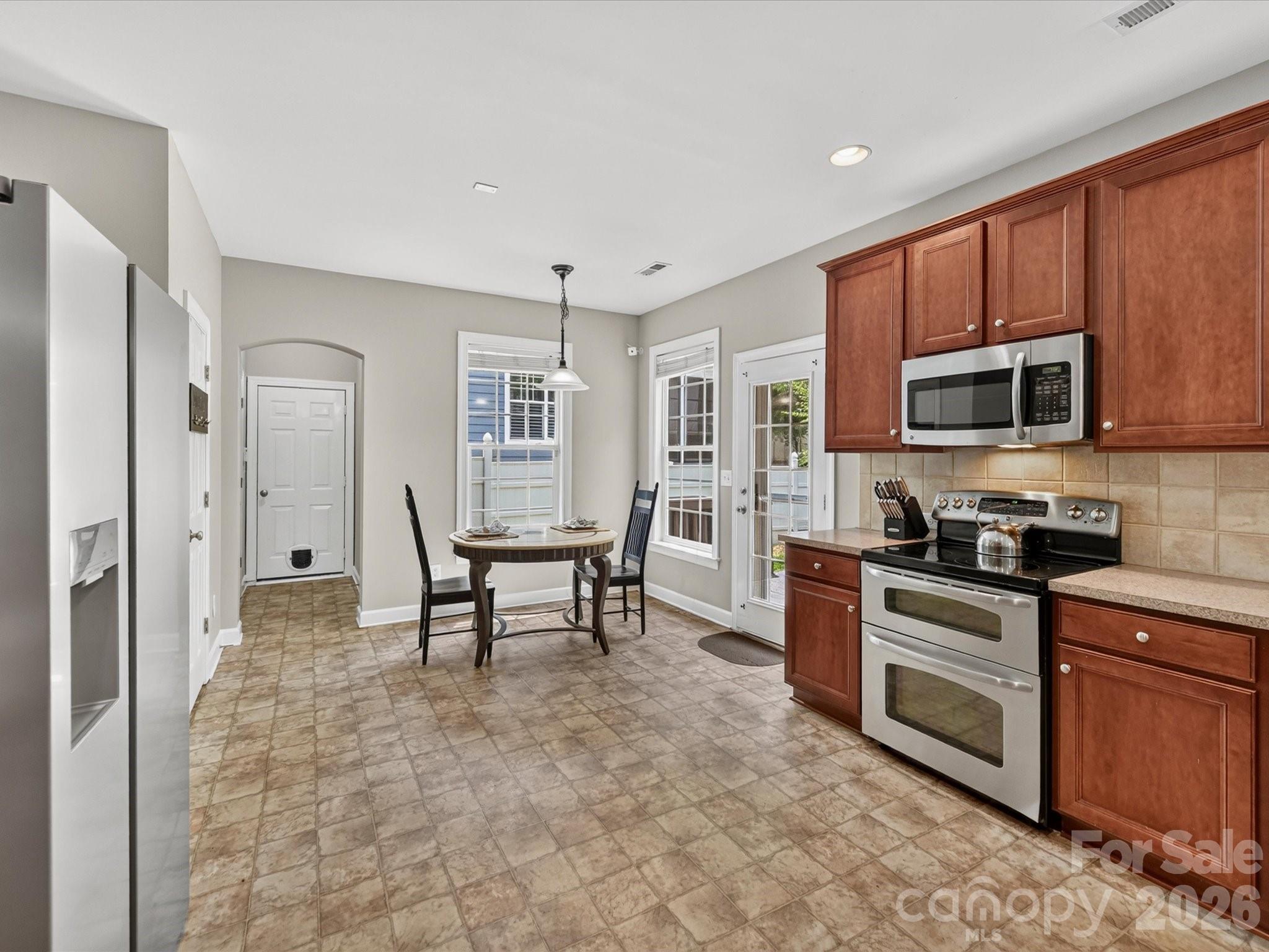18625 The Commons Boulevard Property Photo 12