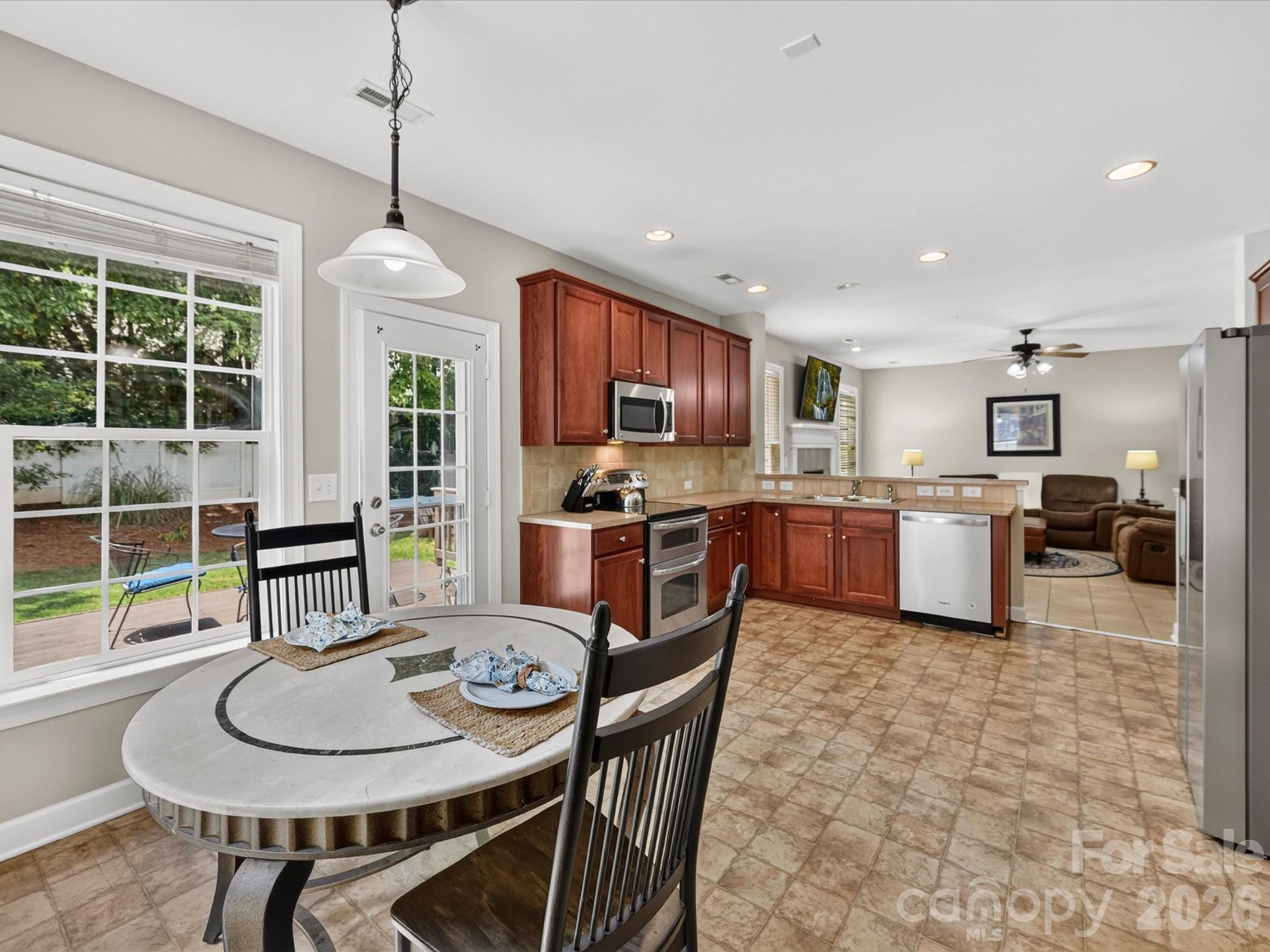 18625 The Commons Boulevard Property Photo 13