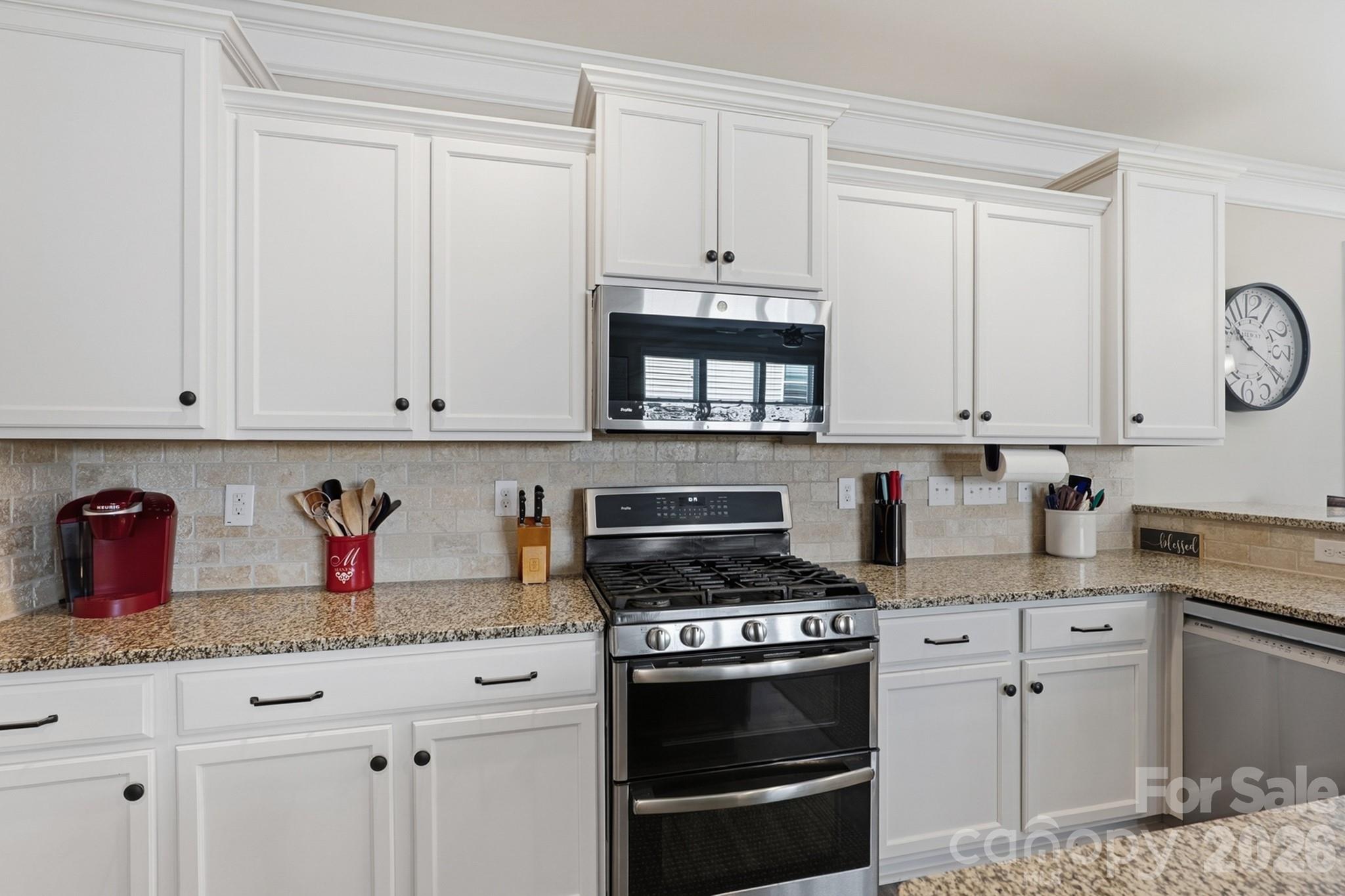 3127 Kelsey Plaza Property Photo 11