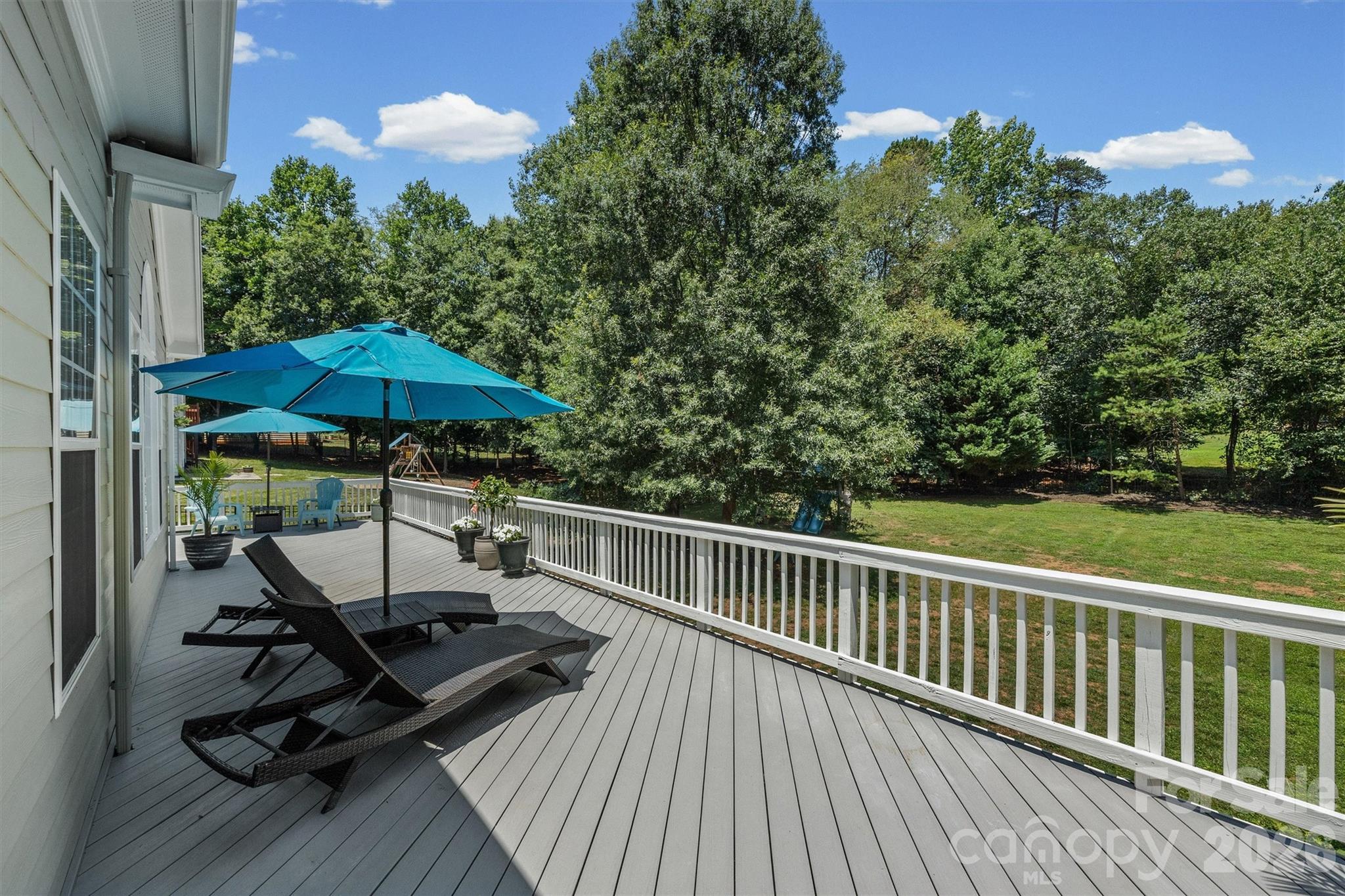 121 Isle Run Drive Property Photo 39