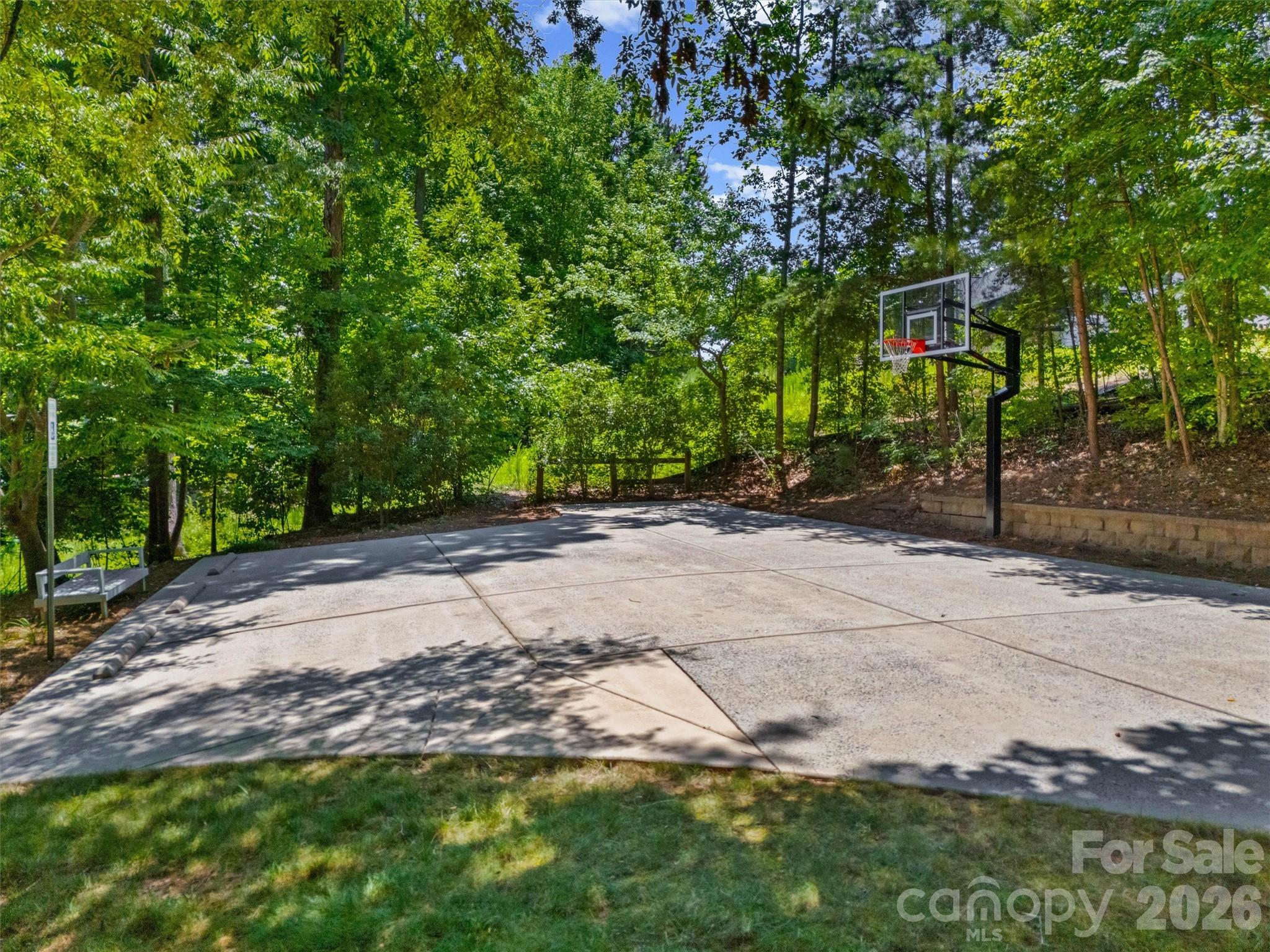 121 Isle Run Drive Property Photo 46