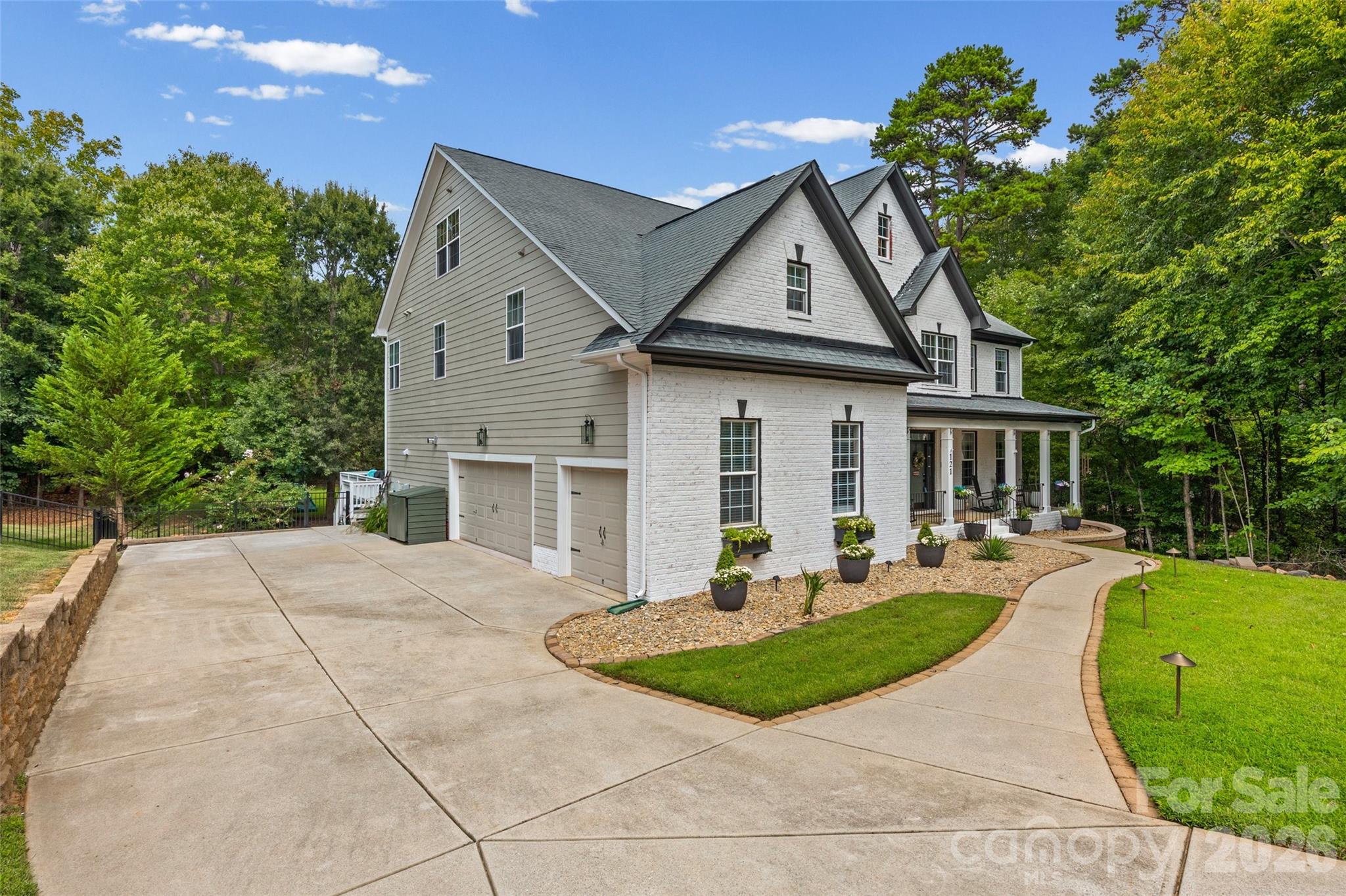 121 Isle Run Drive Property Photo 47