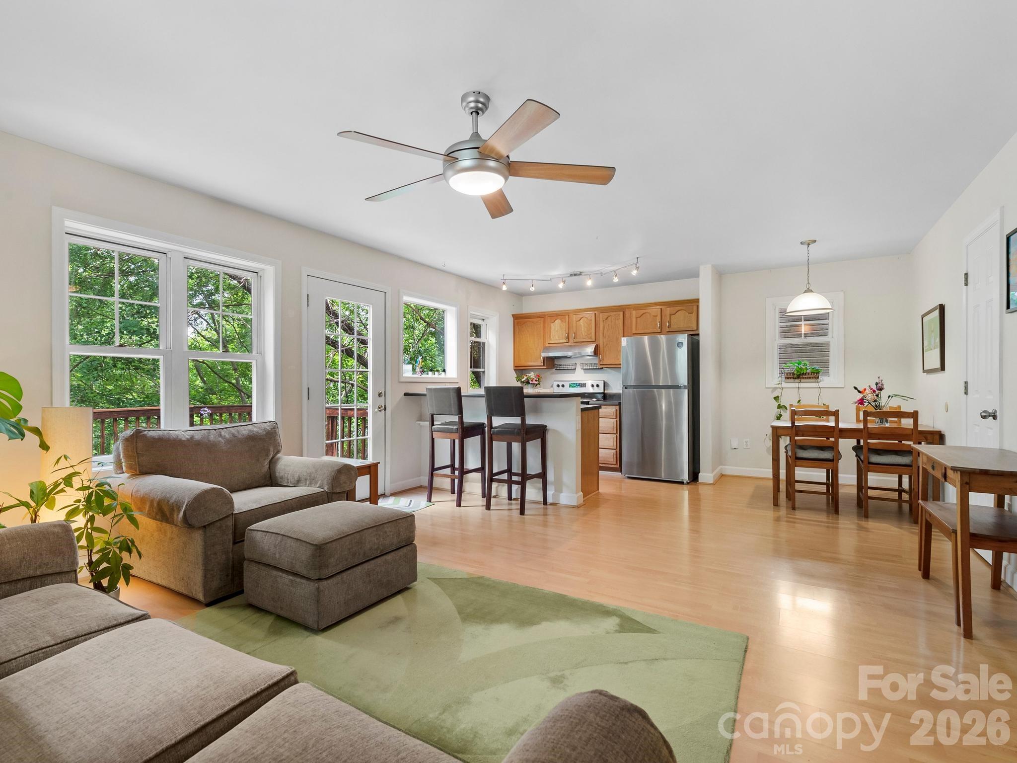 16 Jefferson Drive Property Photo 8