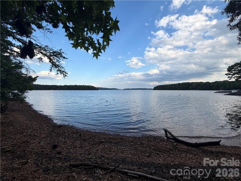 206 Kendricks Cove Property Photo 1