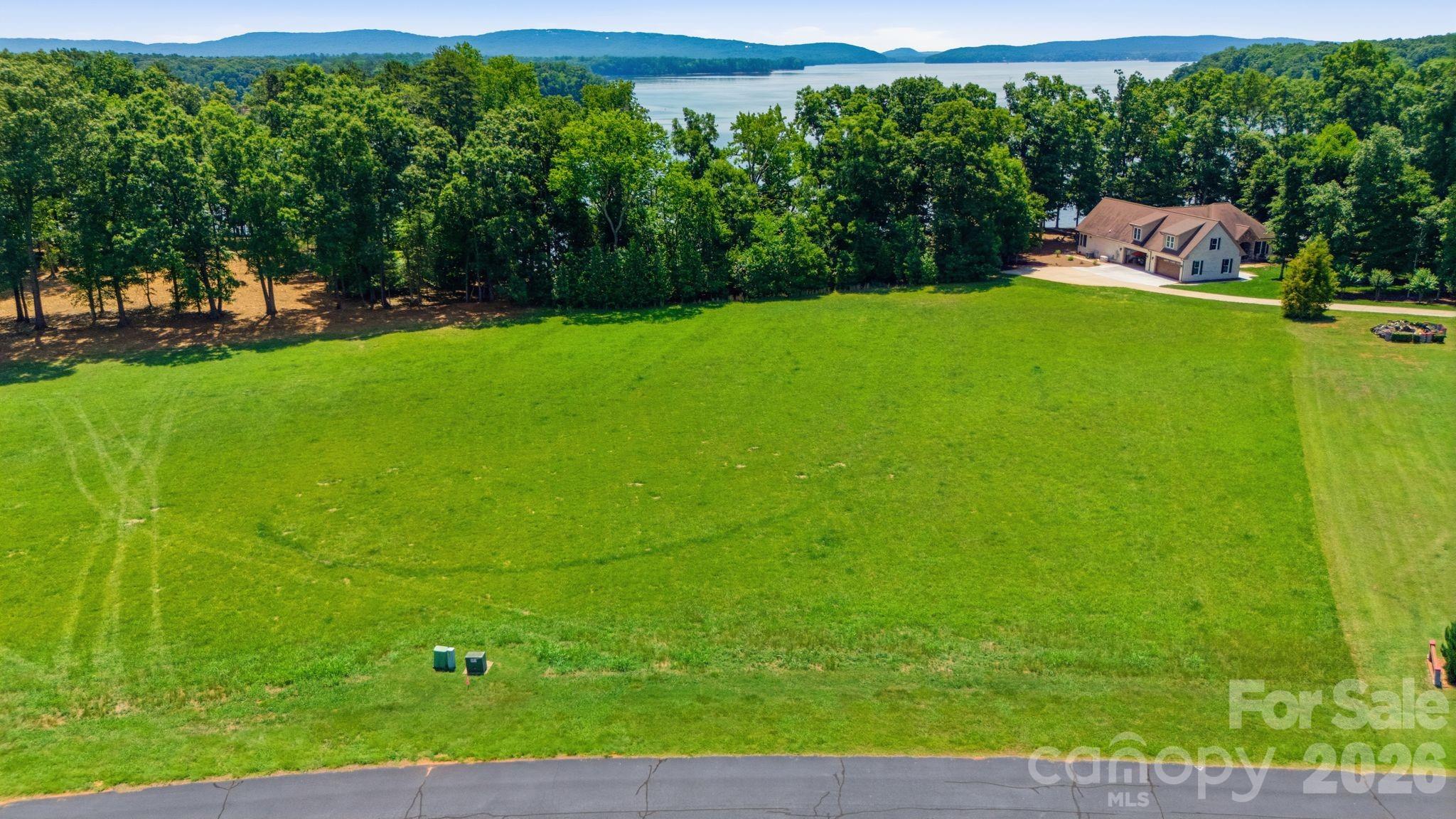 206 Kendricks Cove Property Photo 4