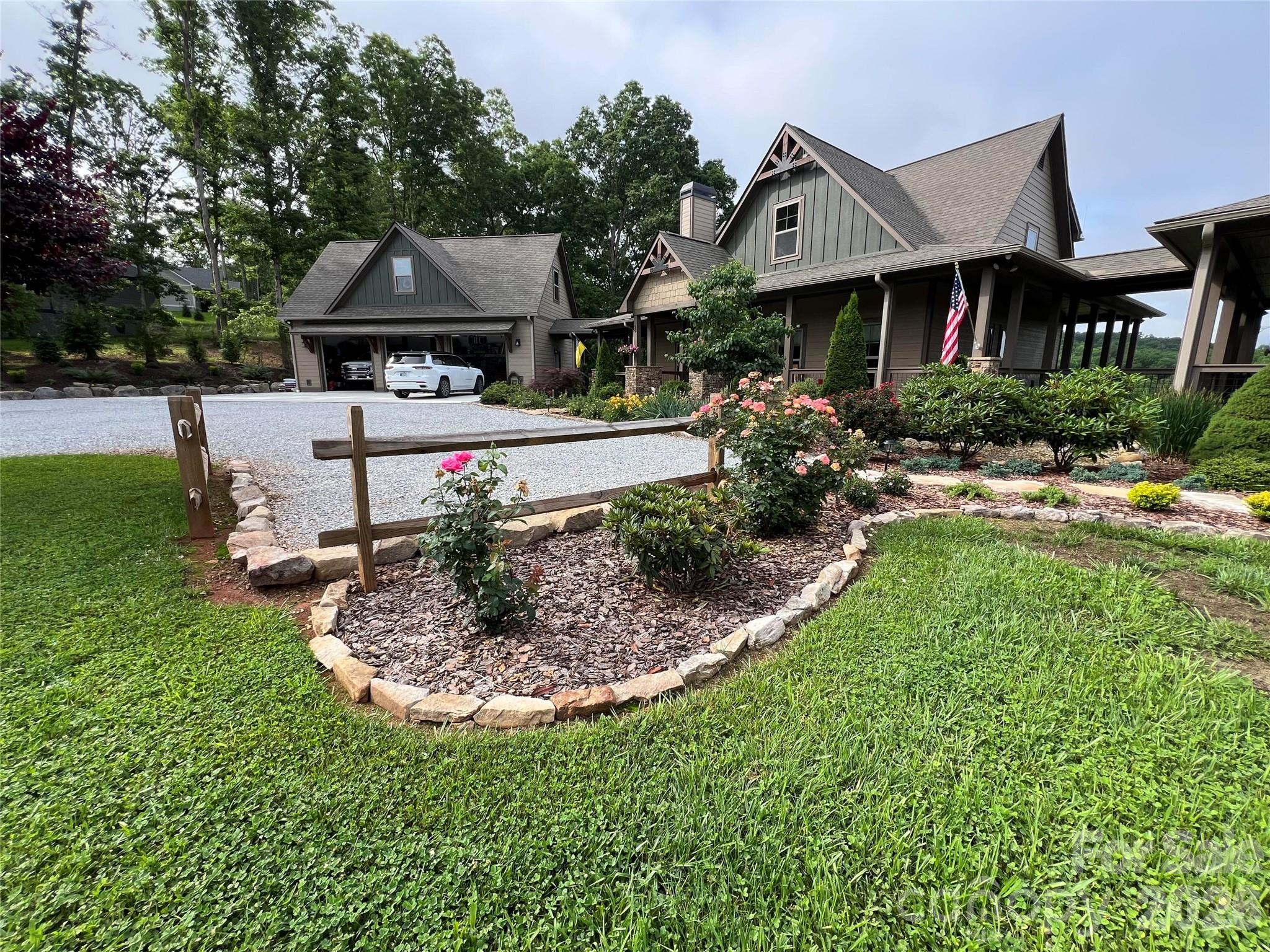 1052 Porter Creek Drive Property Photo 2
