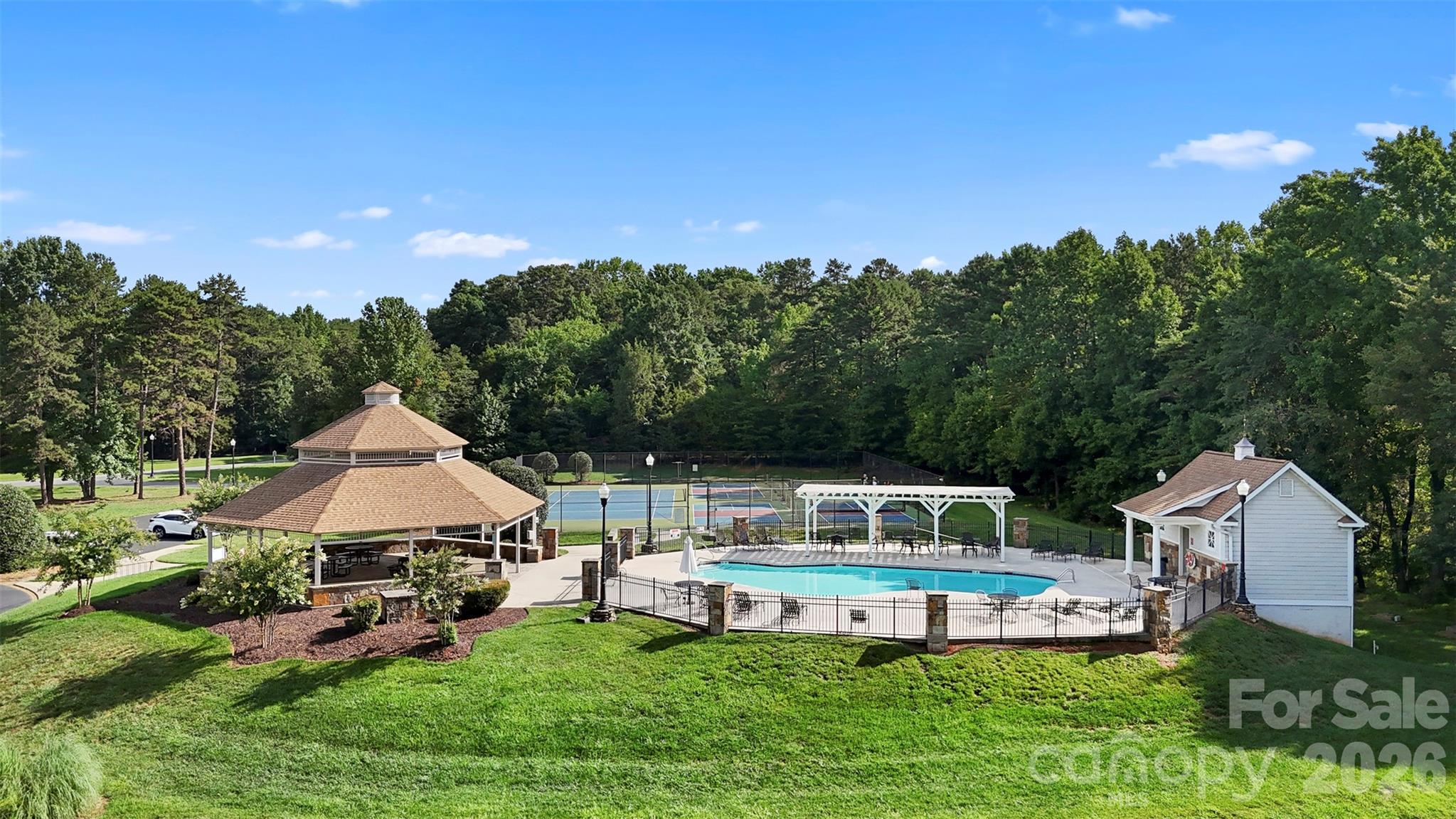 268 Kendricks Cove Property Photo 11
