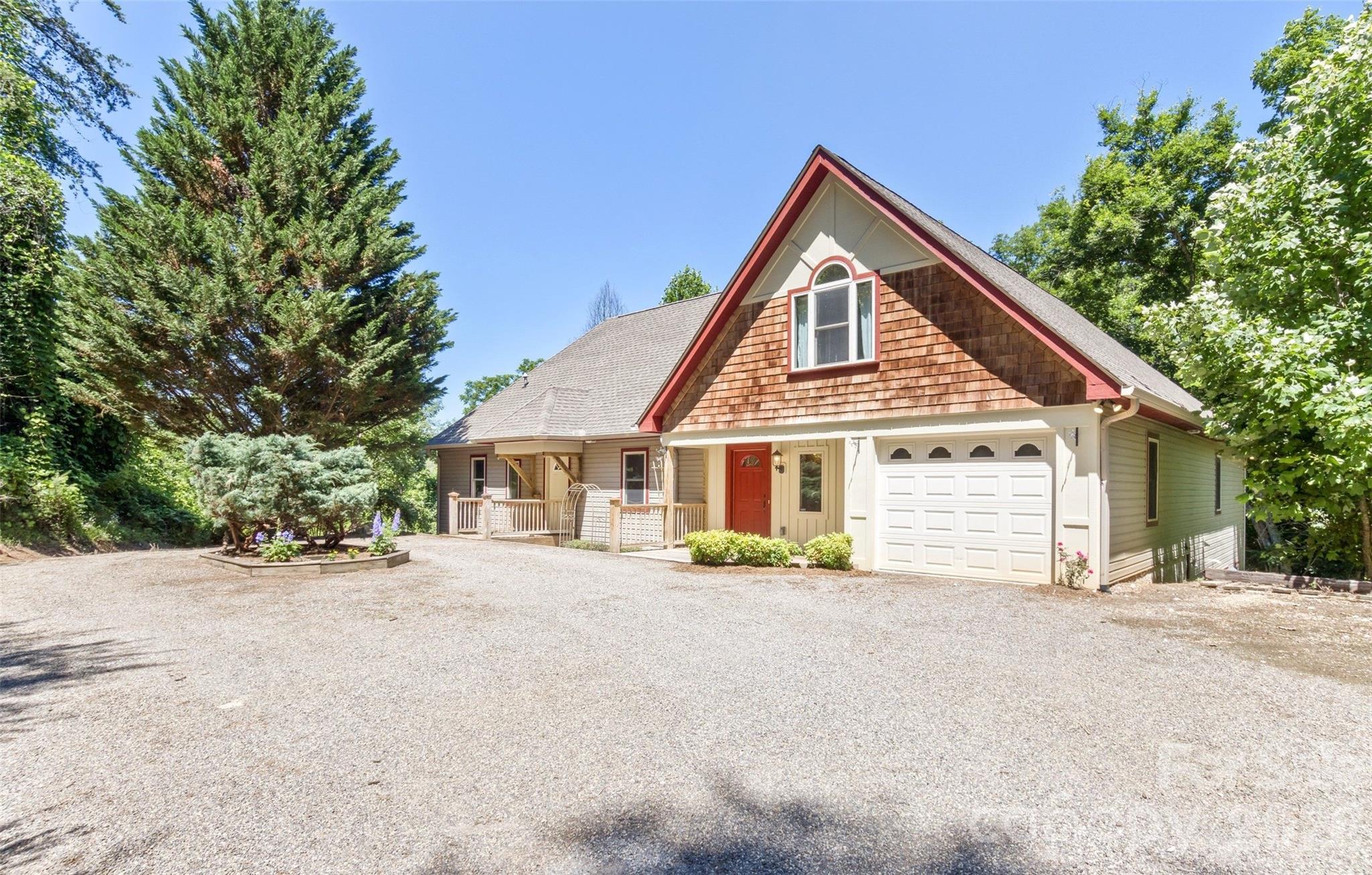 15 Village Green Drive Property Photo 1