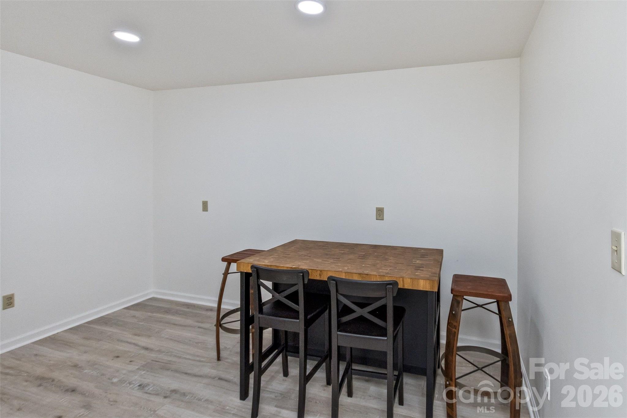 15 Village Green Drive Property Photo 39