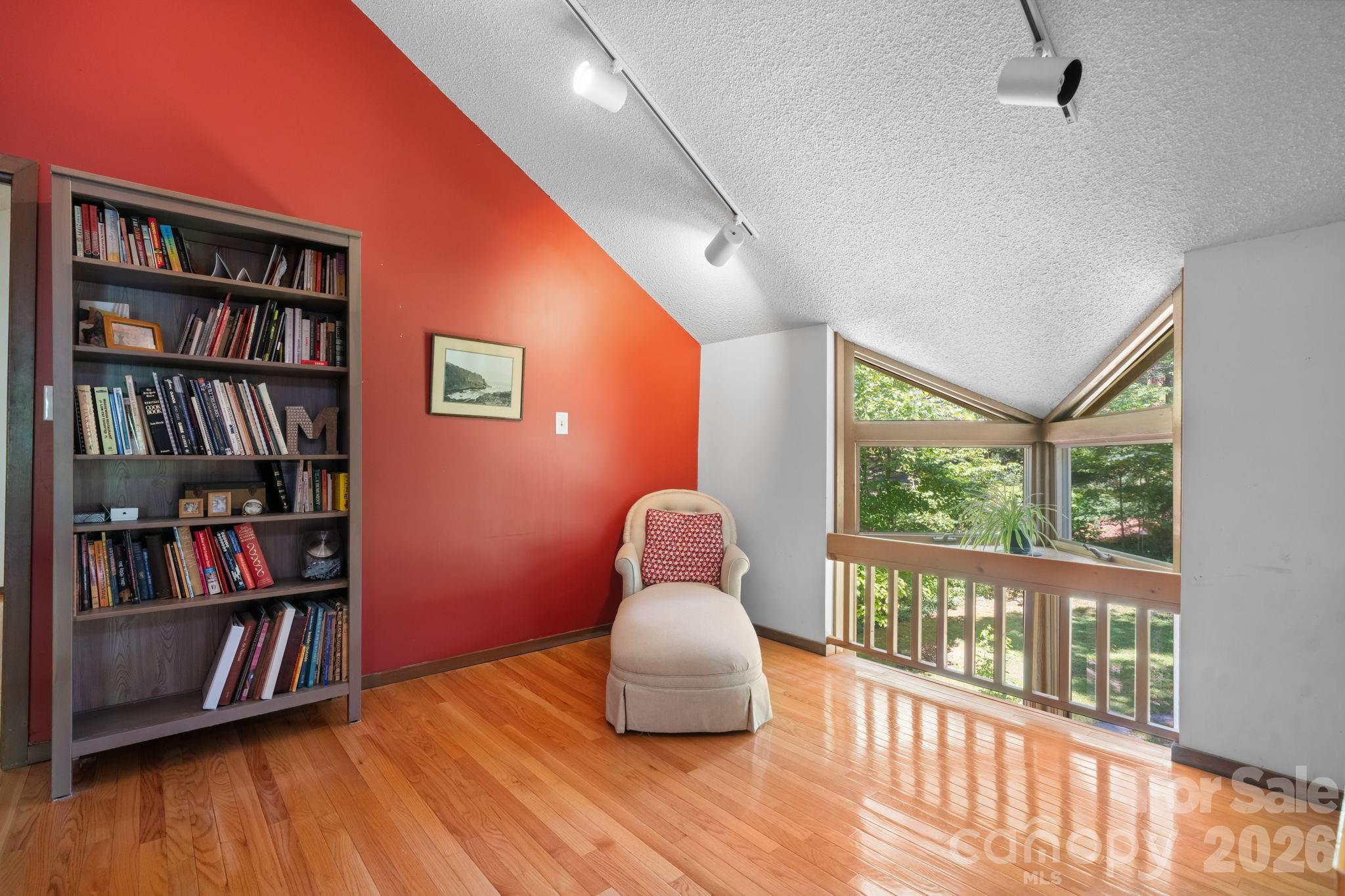 705 West Union Street Property Photo 18