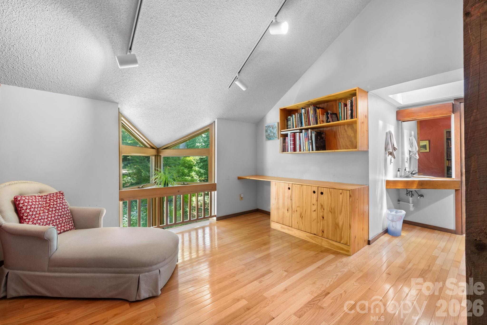 705 West Union Street Property Photo 19