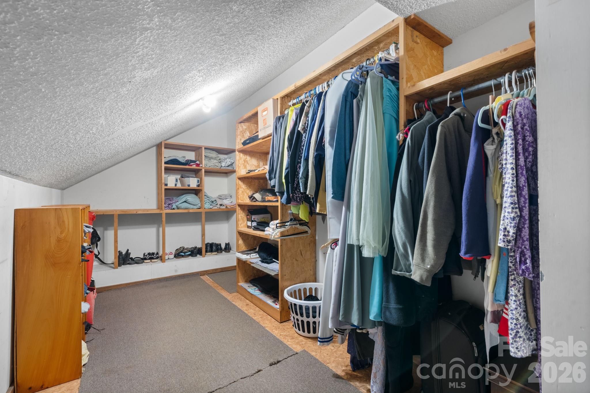 705 West Union Street Property Photo 23