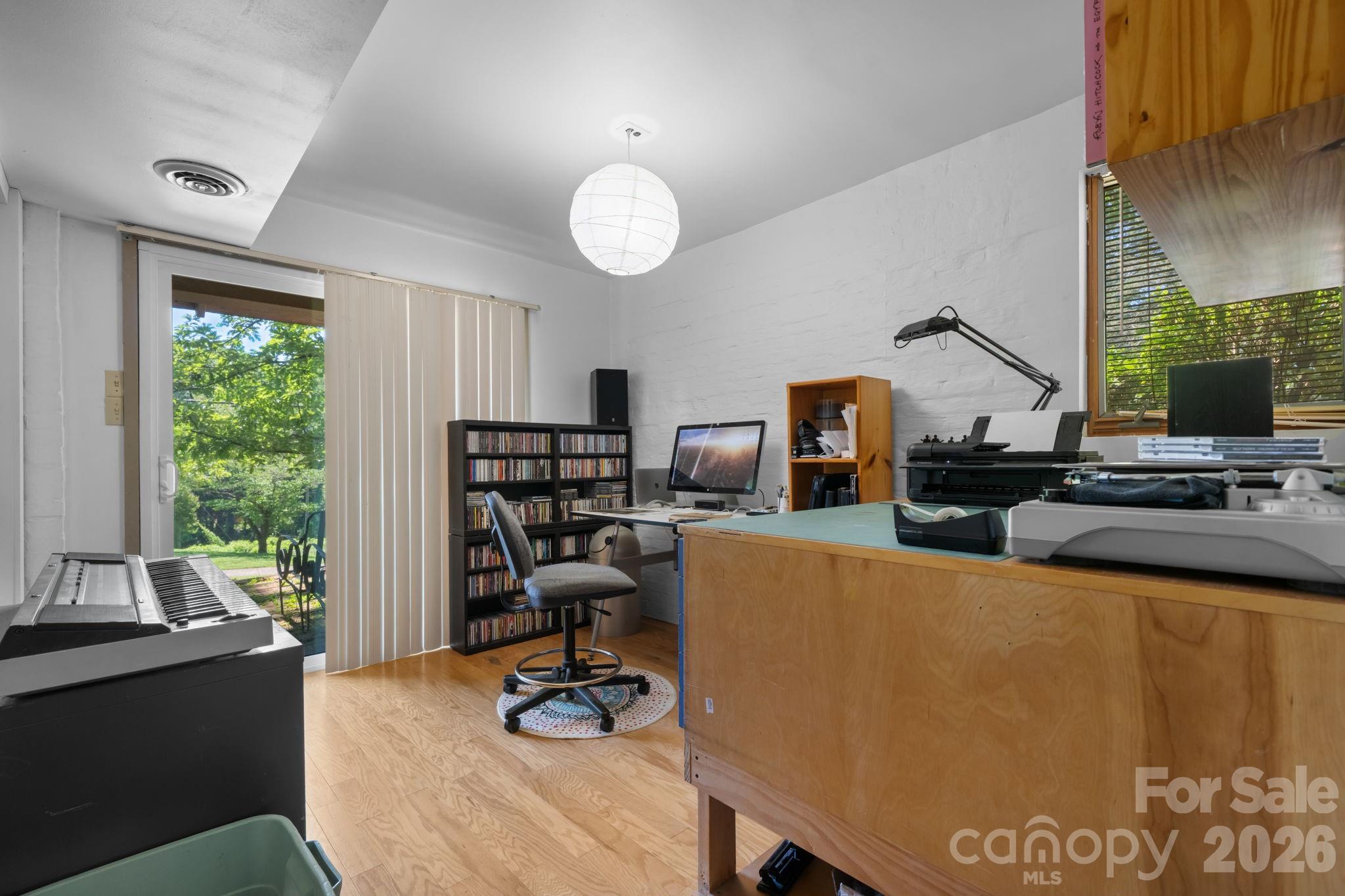 705 West Union Street Property Photo 26