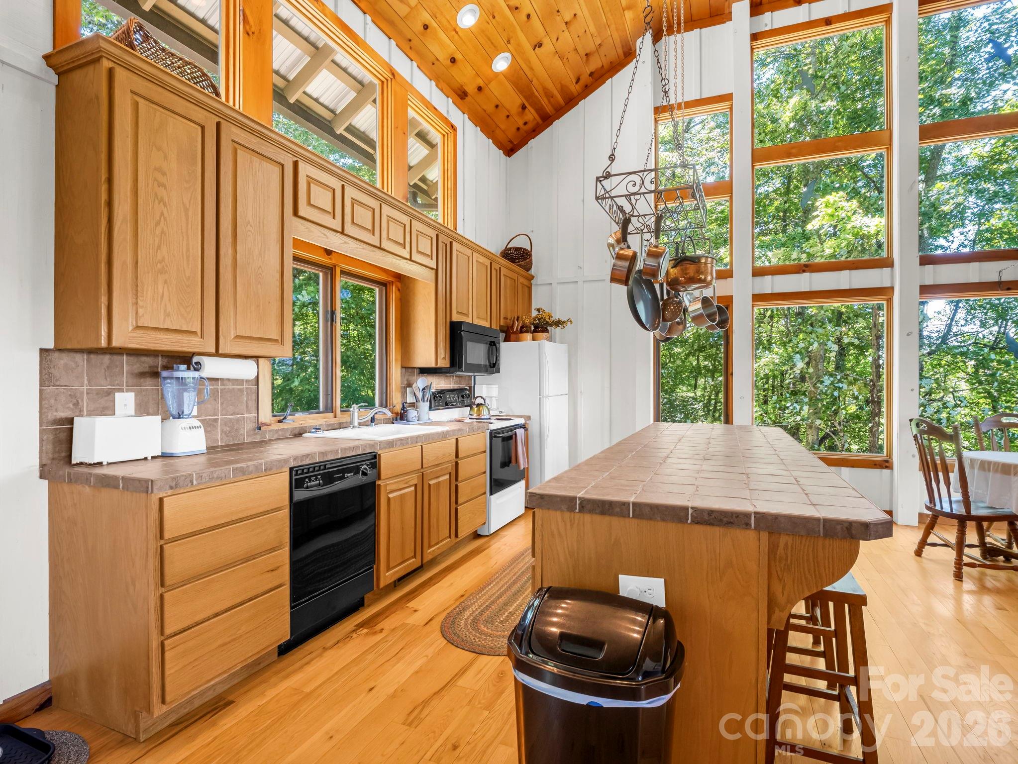 182 Antler Ridge Property Photo 7