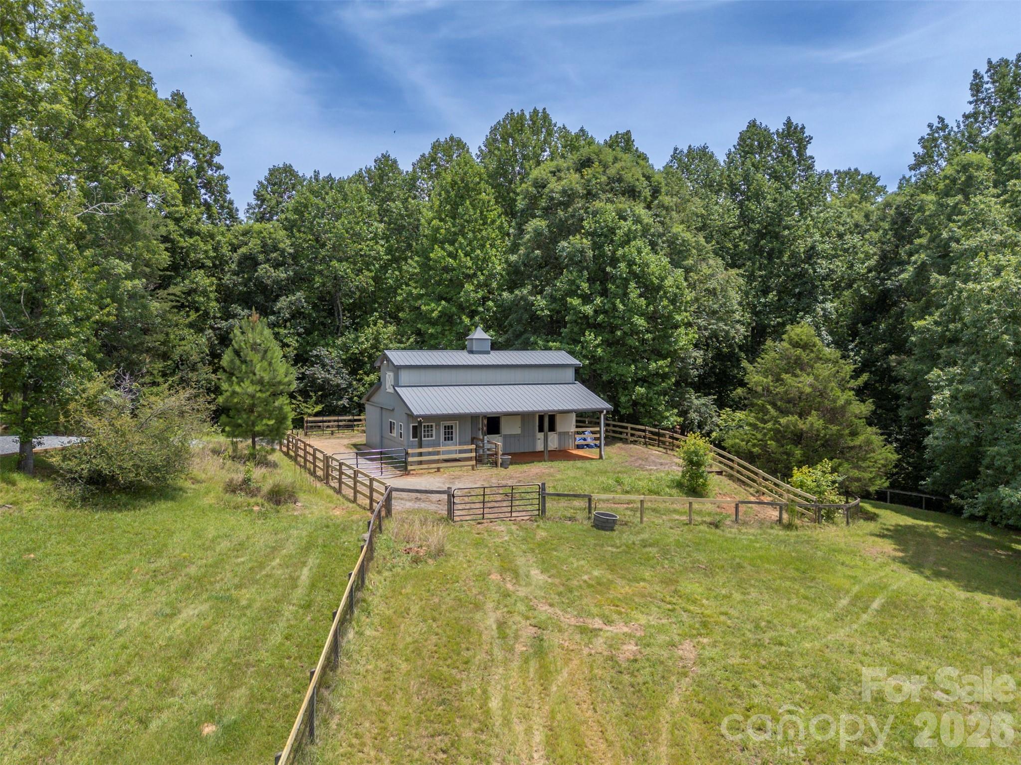 441 Lower Ridgeview Road Property Photo 3