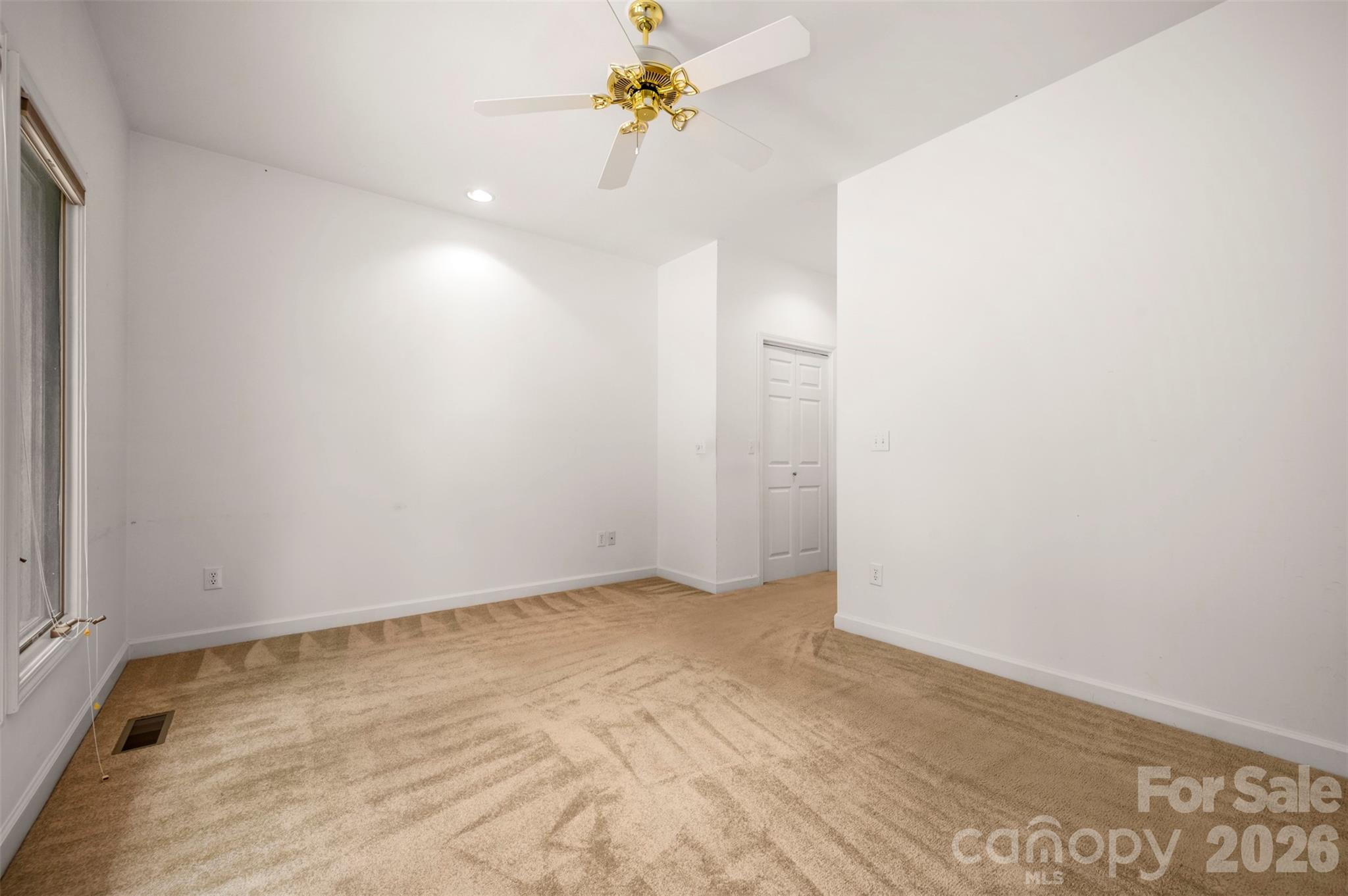 441 Lower Ridgeview Road Property Photo 17