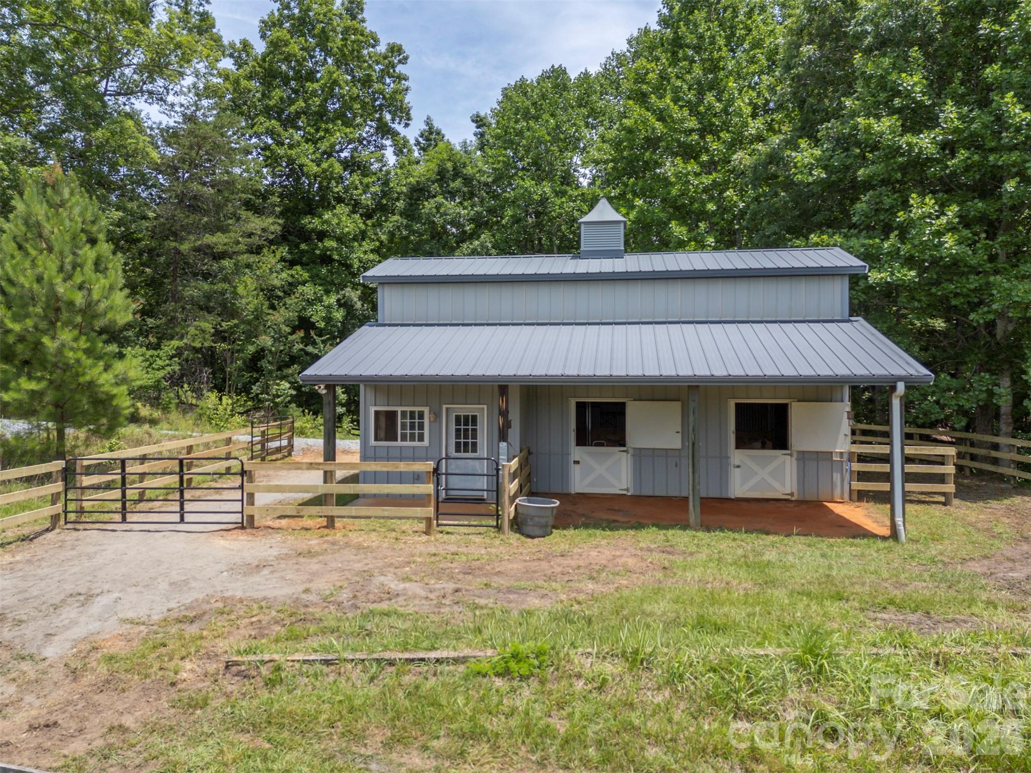 441 Lower Ridgeview Road Property Photo 39