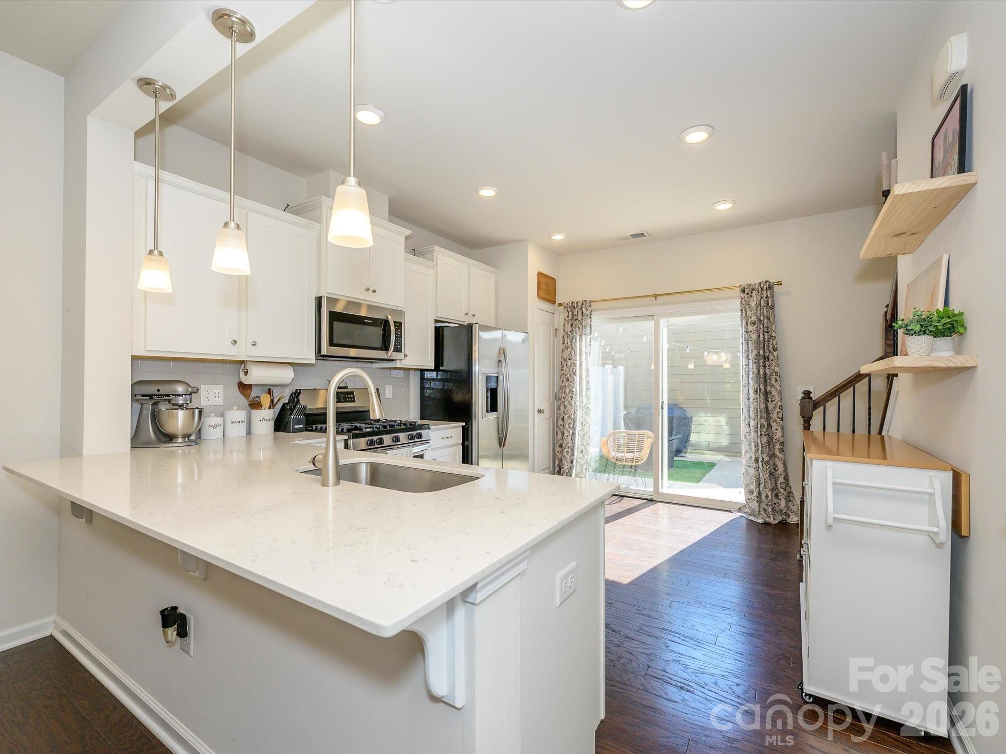 11546 Red Rust Lane Property Photo 8