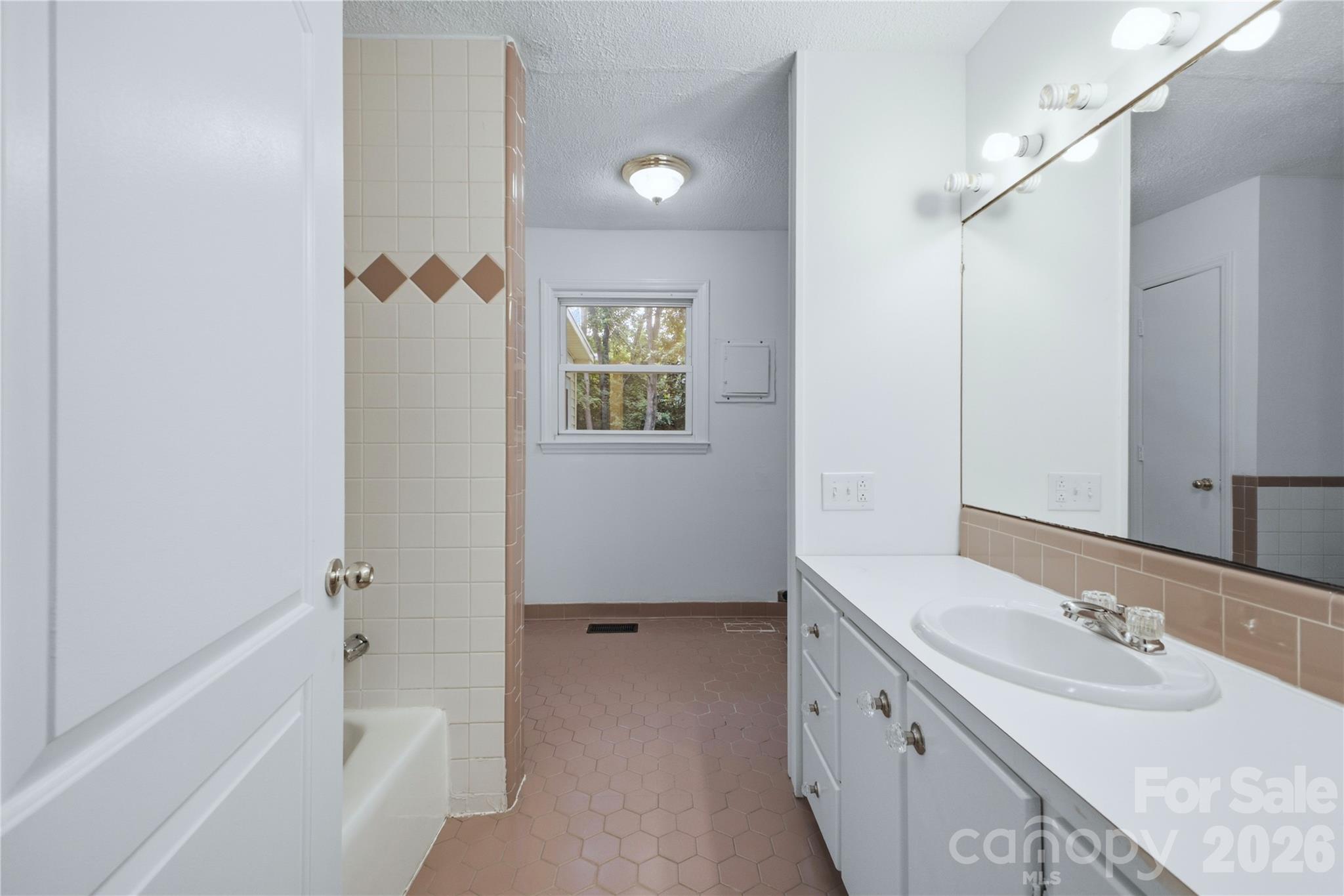 325 Grover Moore Place Property Photo 14