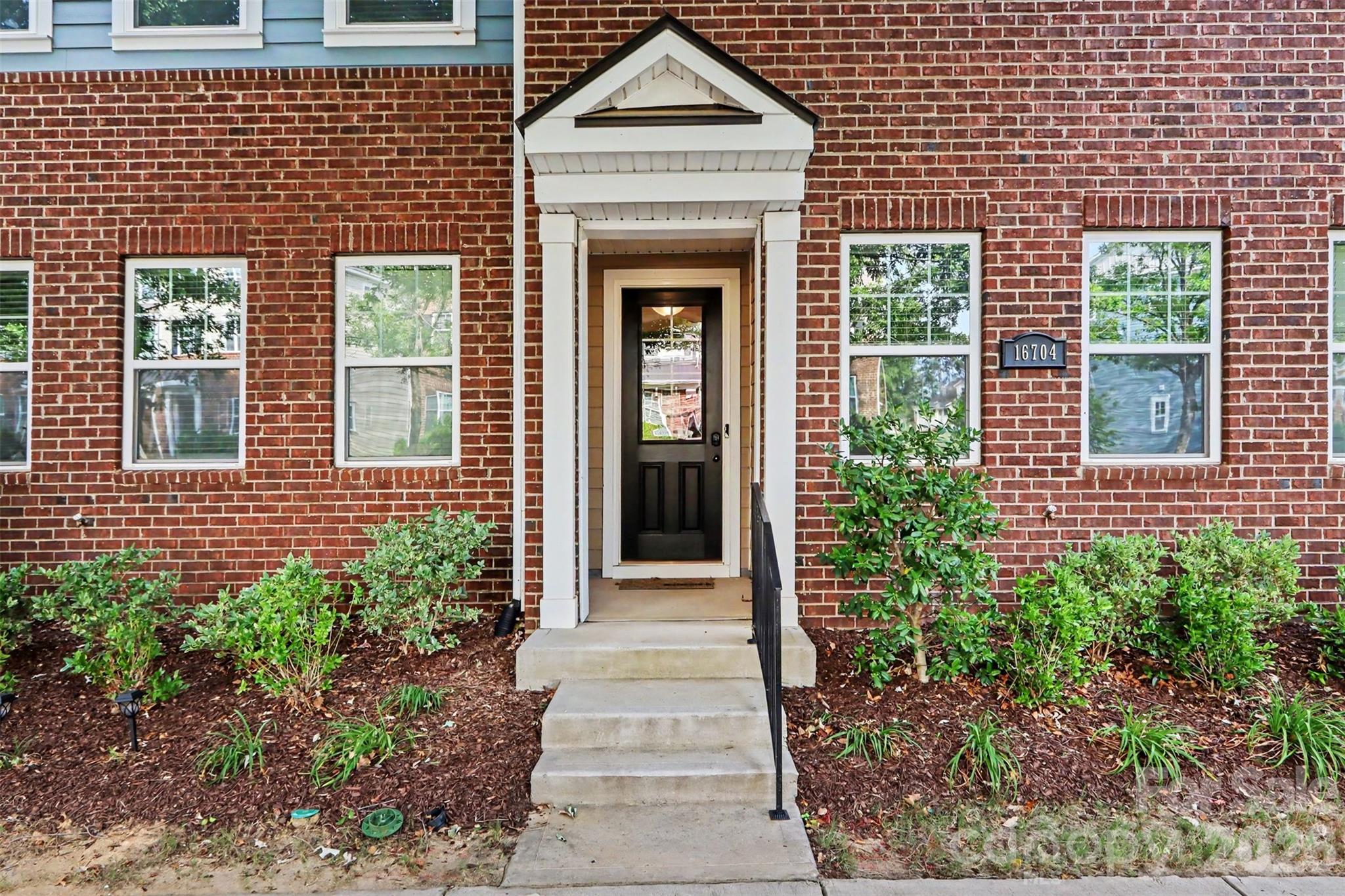 16704 Summers Walk Boulevard 27 Property Photo 8