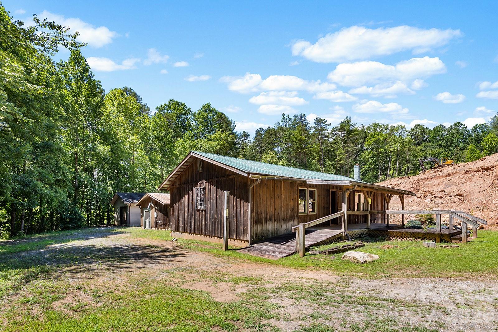 2080 Hendersonville Highway Property Photo 1