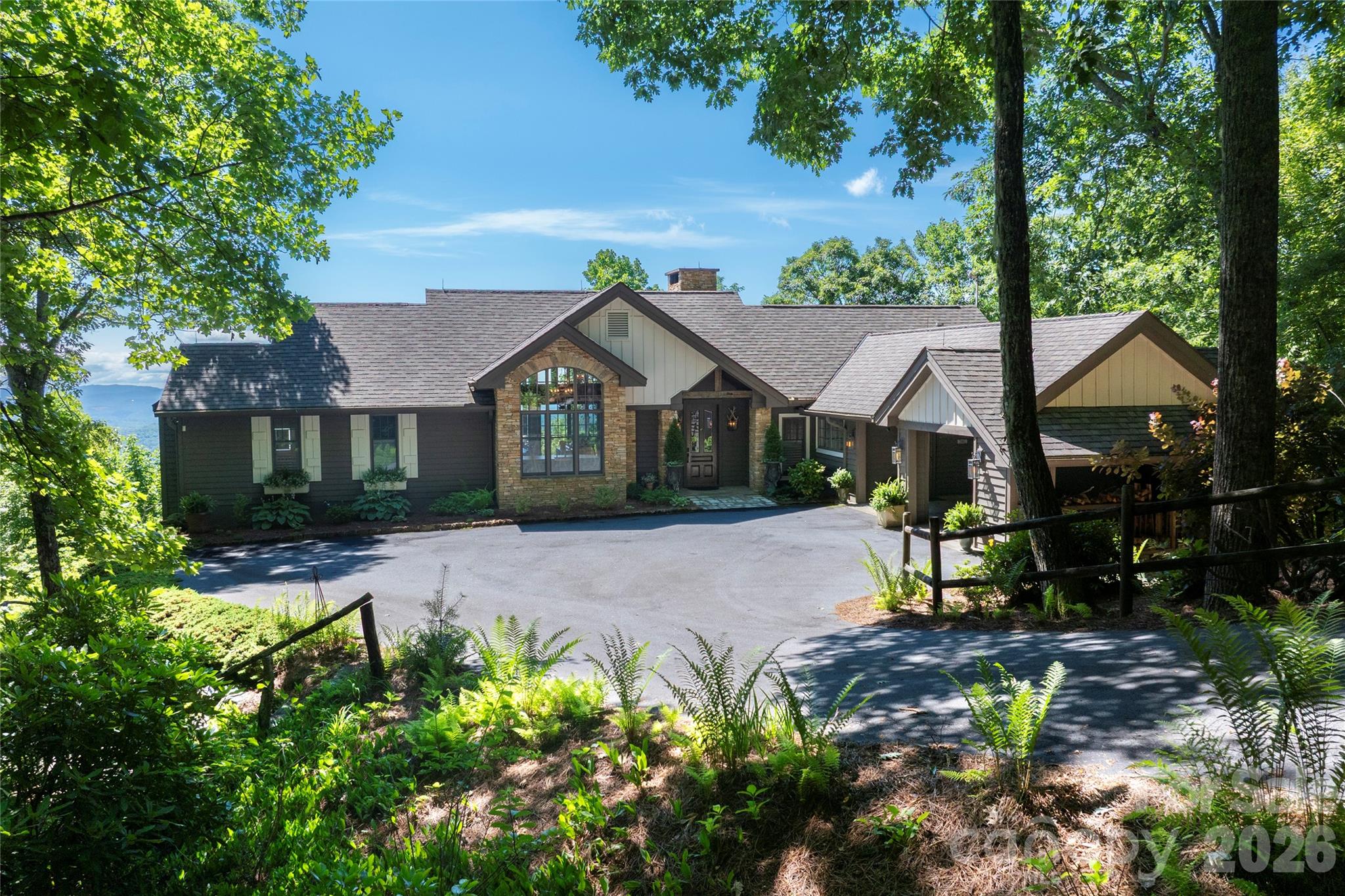 100 Meadow Ridge Drive Property Photo 1