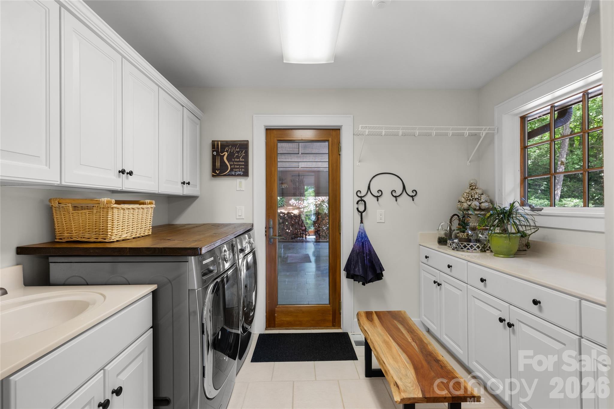 100 Meadow Ridge Drive Property Photo 21