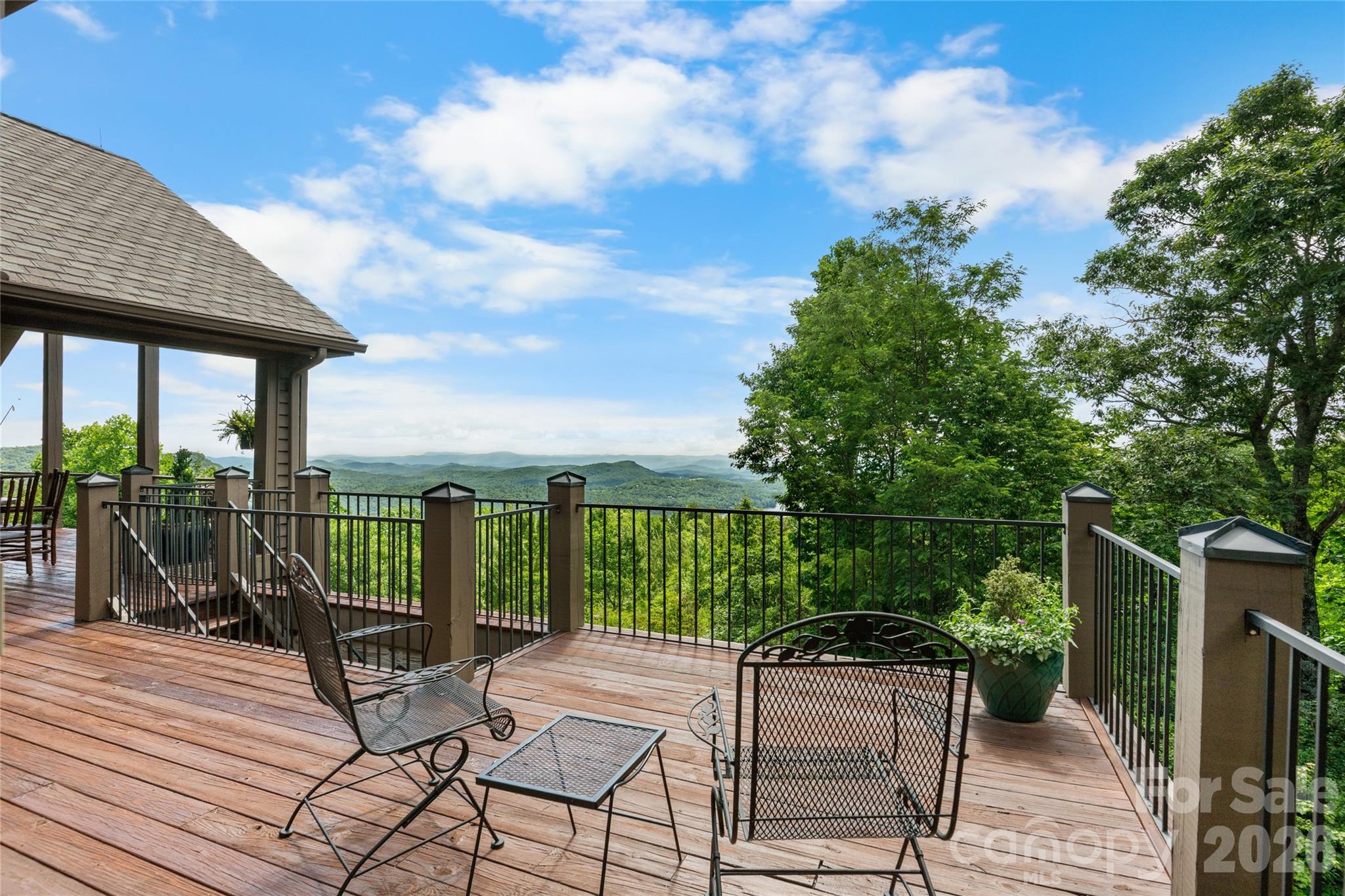 100 Meadow Ridge Drive Property Photo 25