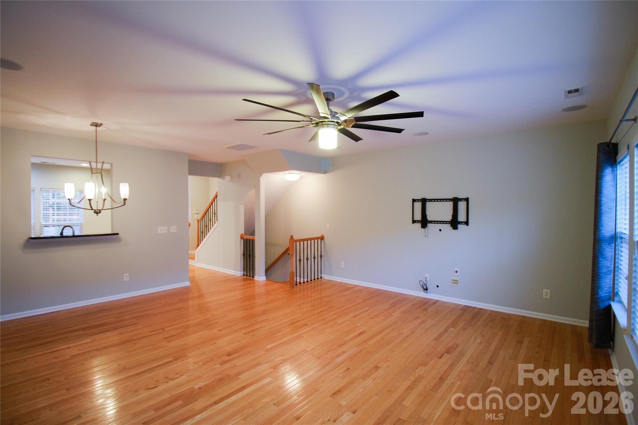 264 W Bland Street Property Photo 3