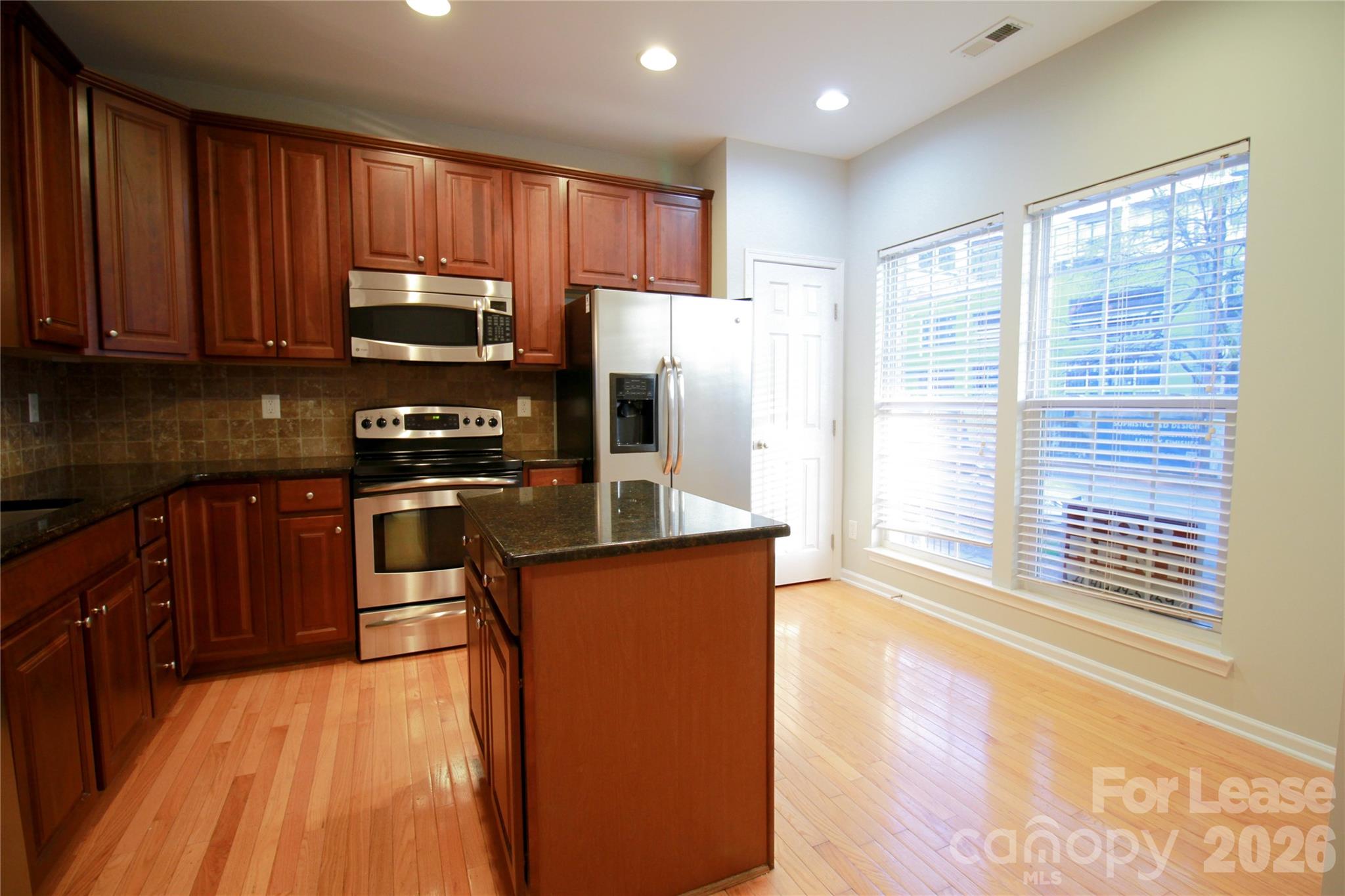 264 W Bland Street Property Photo 14