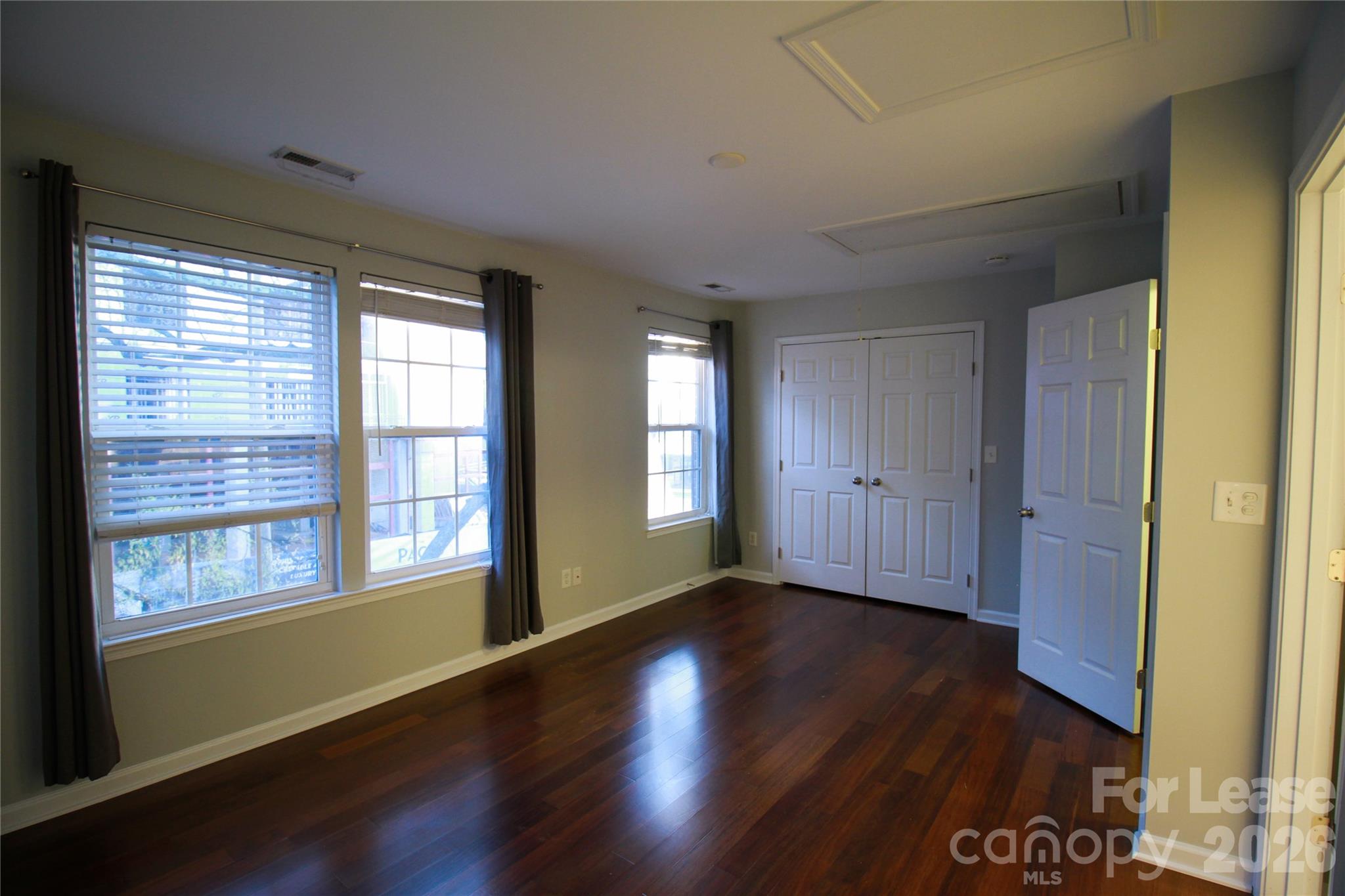 264 W Bland Street Property Photo 28