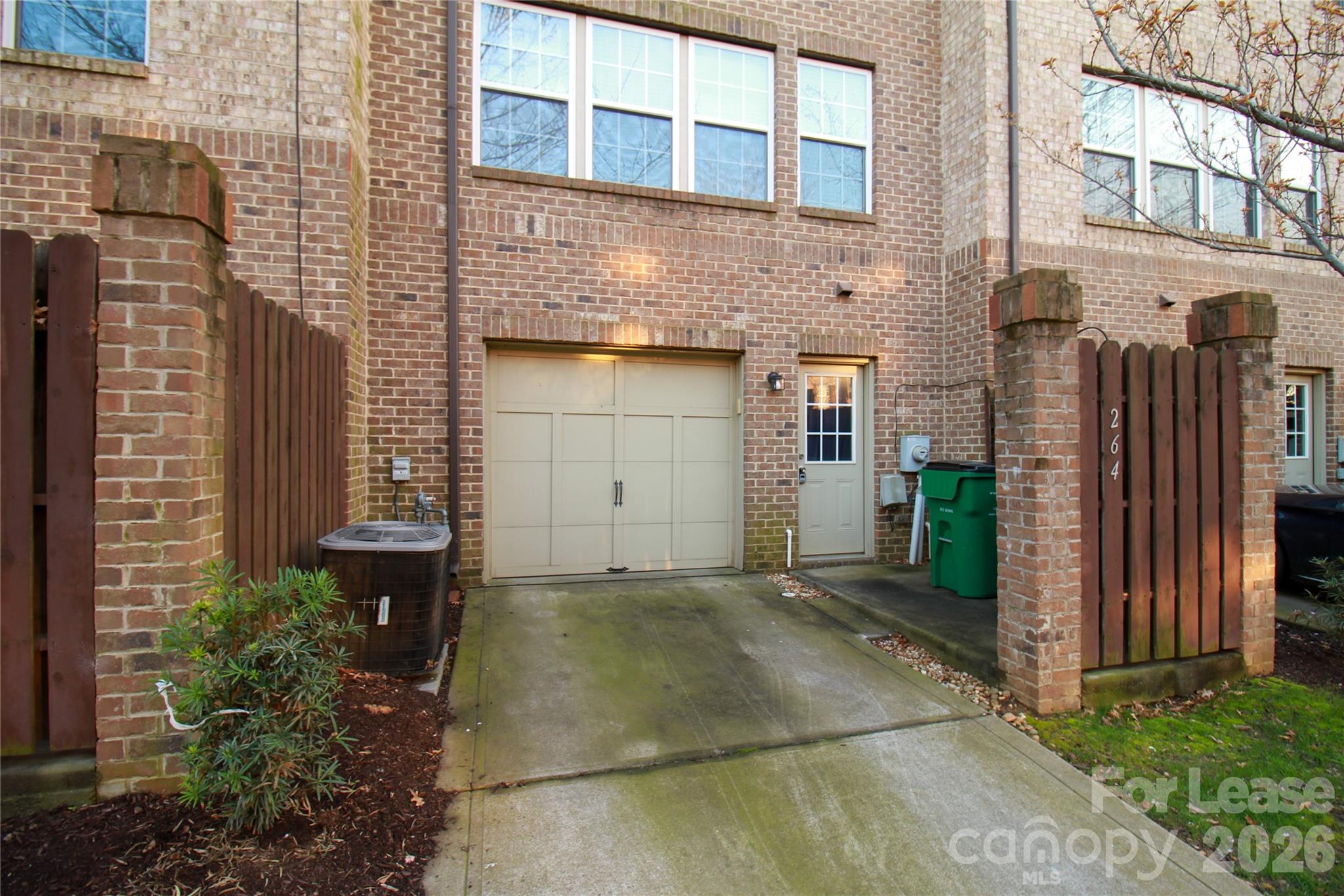 264 W Bland Street Property Photo 33