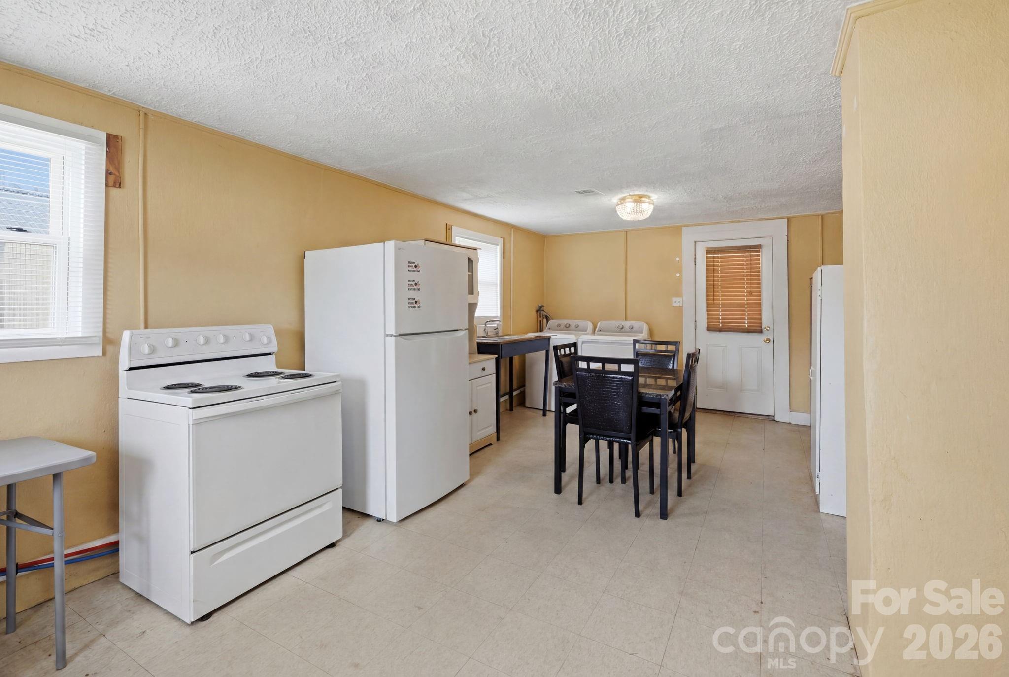 3948 Main Avenue Drive Property Photo 10