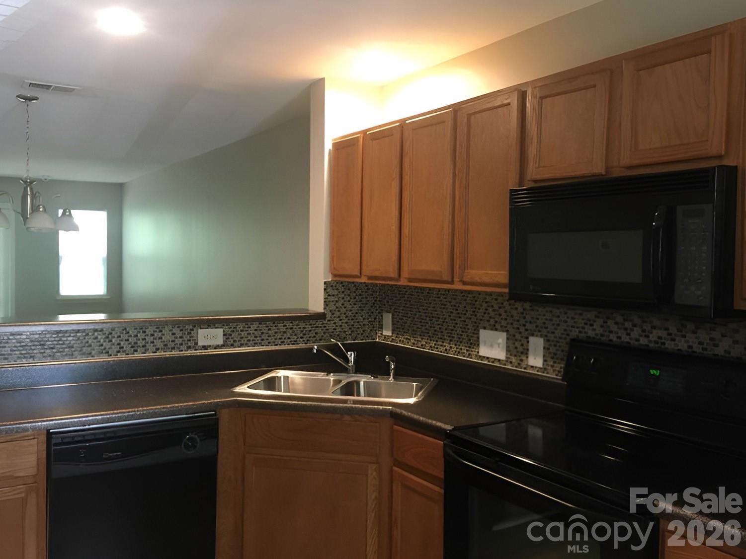 3139 Falling Rock Court Property Photo 3